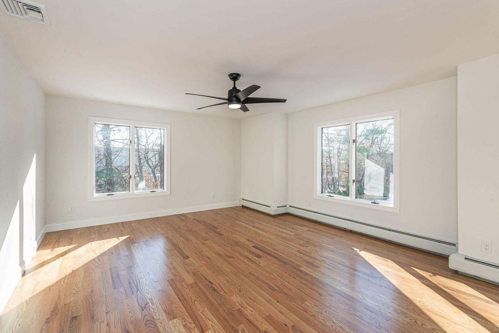 Fairfield, New Jersey, 07004, United States, 4 Bedrooms Bedrooms, ,5 BathroomsBathrooms,Residential,For Sale,2005992