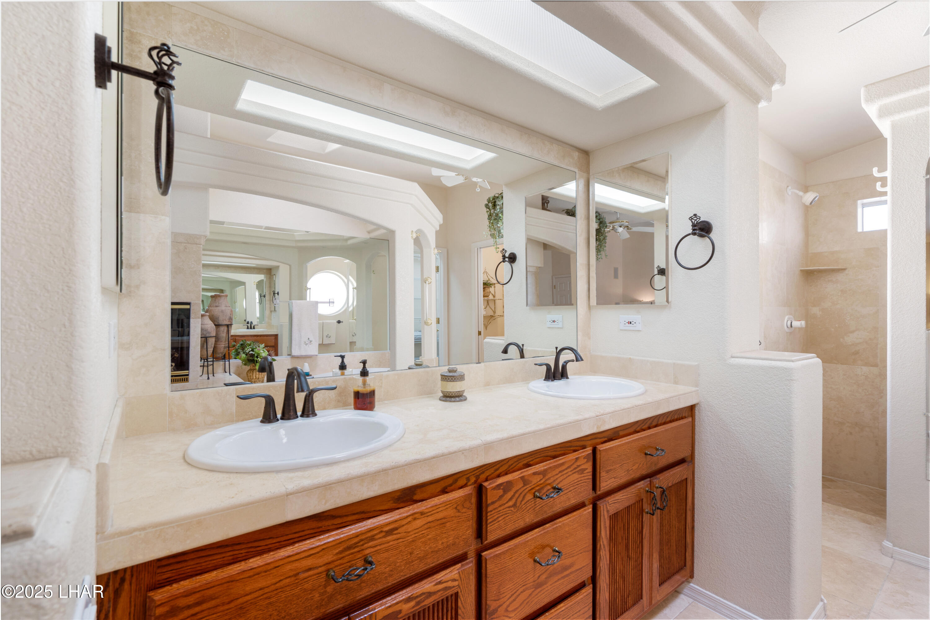 Lake Havasu City, Arizona, 86404, United States, 4 Bedrooms Bedrooms, ,4 BathroomsBathrooms,Residential,For Sale,1818242