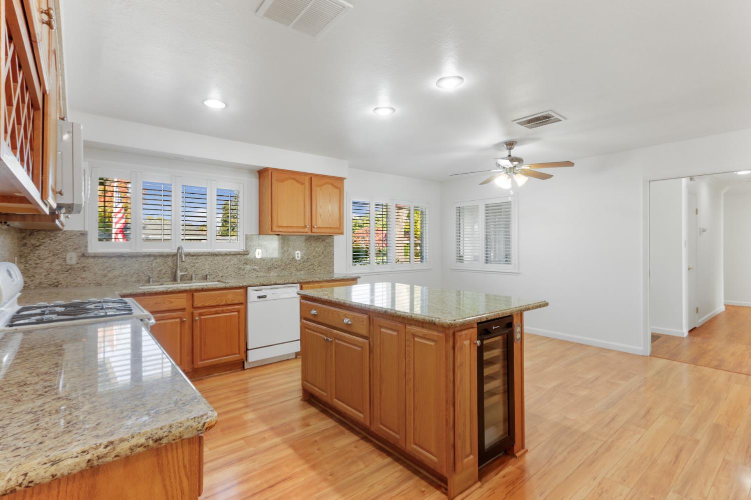 Elk Grove, California, 95624, United States, 4 Bedrooms Bedrooms, ,3 BathroomsBathrooms,Residential,For Sale,1987914