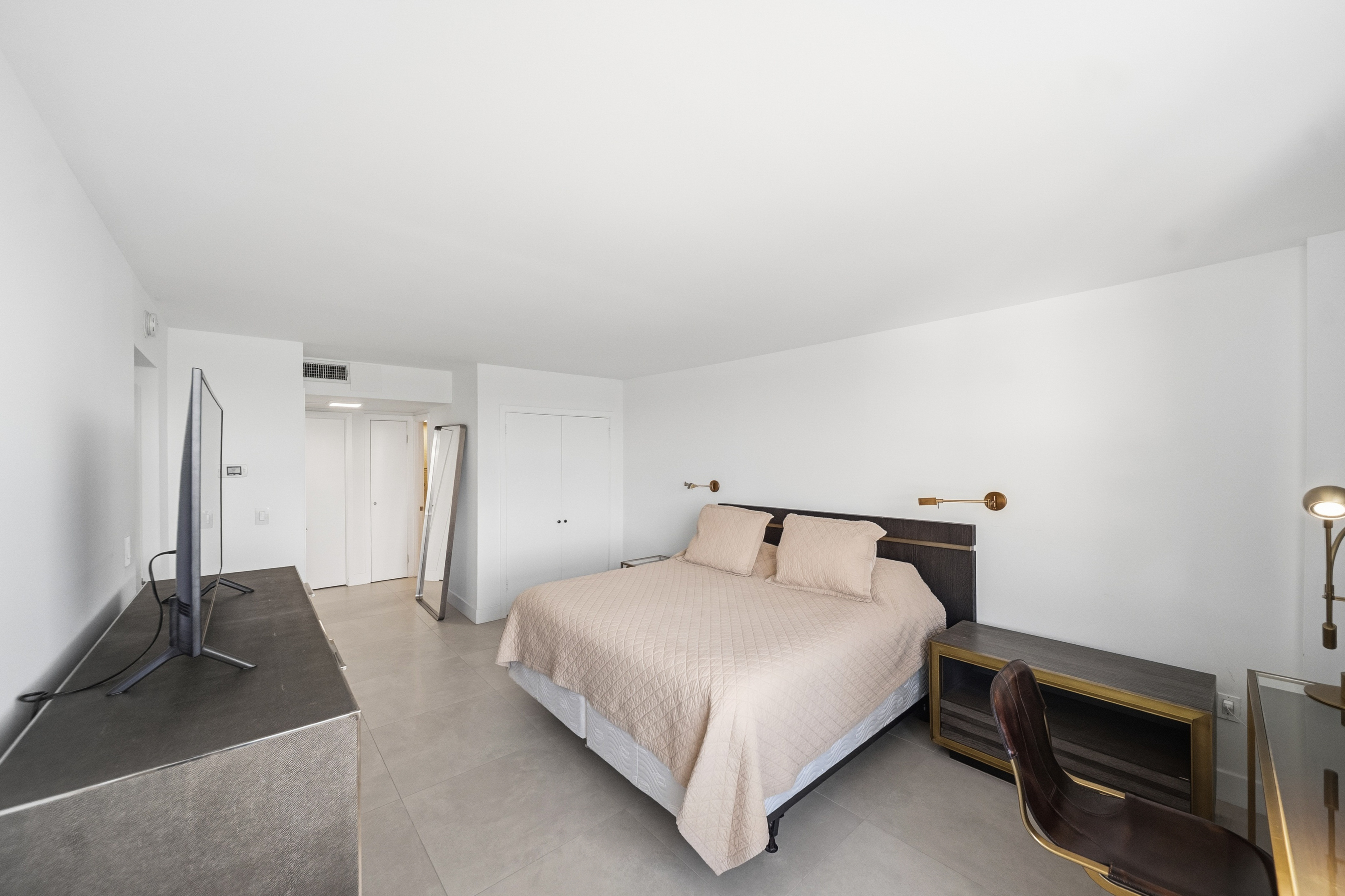  5750 Collins Ave, Miami Beach, FL, 33140 - 物件實景