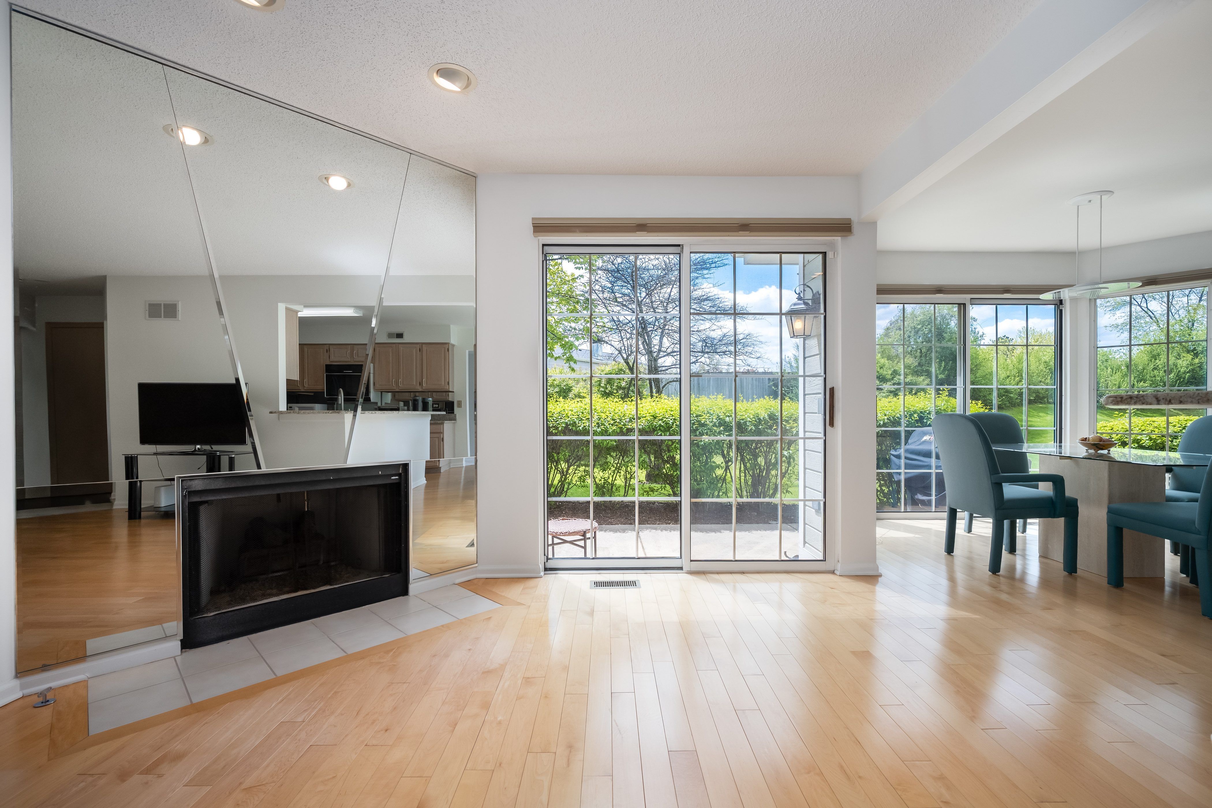  Two-Story Townhome in the Winchester Lane Subdivision of Northbrook - 物件實景