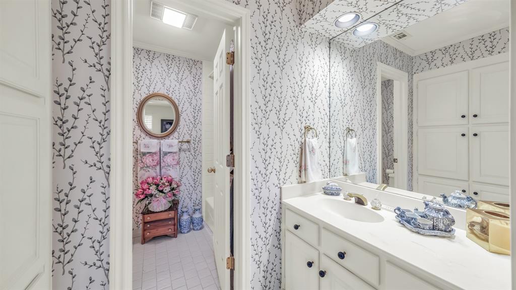 Fort Worth, Texas, 76109, United States, 3 Bedrooms Bedrooms, ,3 BathroomsBathrooms,Residential,For Sale,1850154