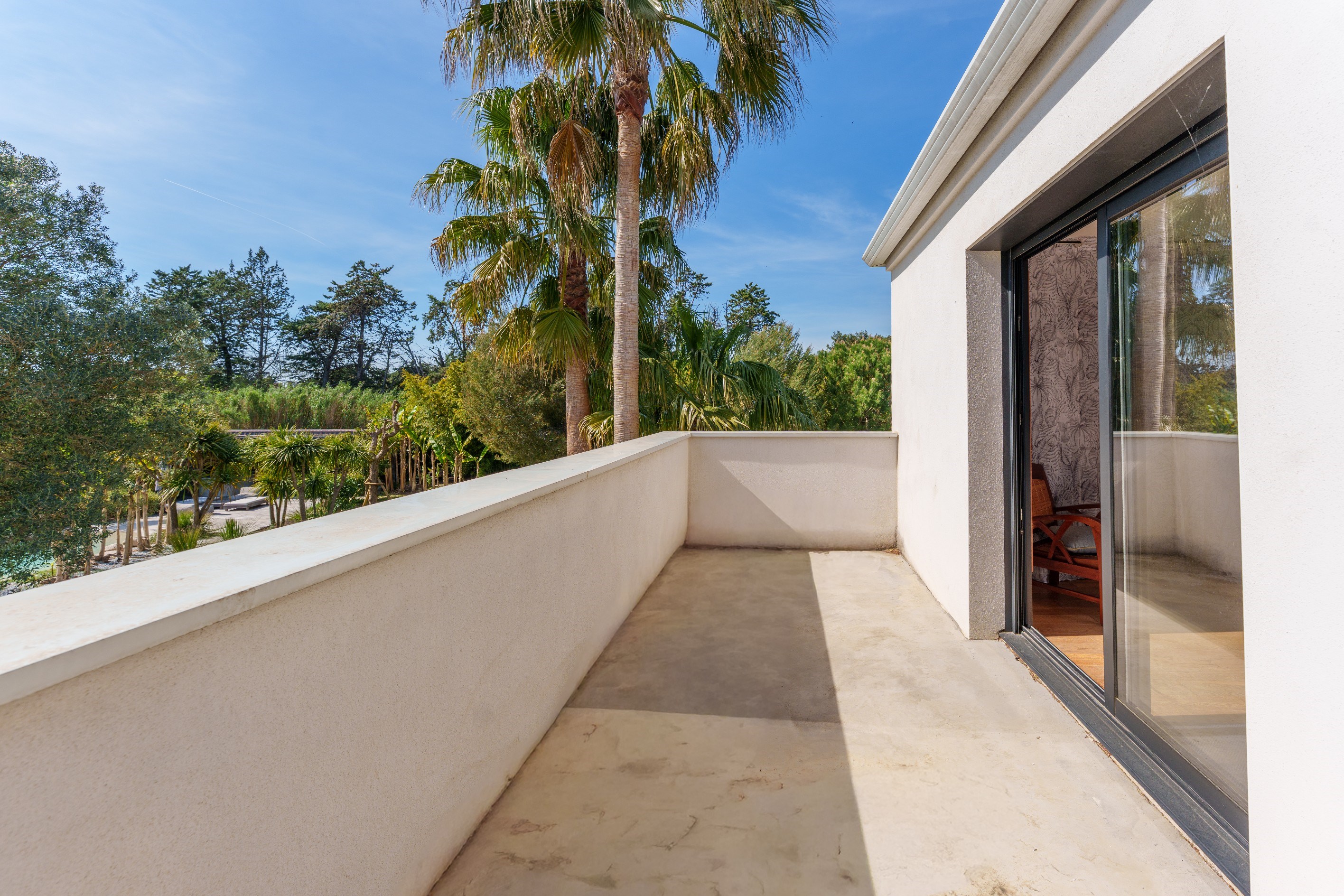  Contemporary villa with landscaped grounds and lagoon-style pool – Lattes - 物件實景