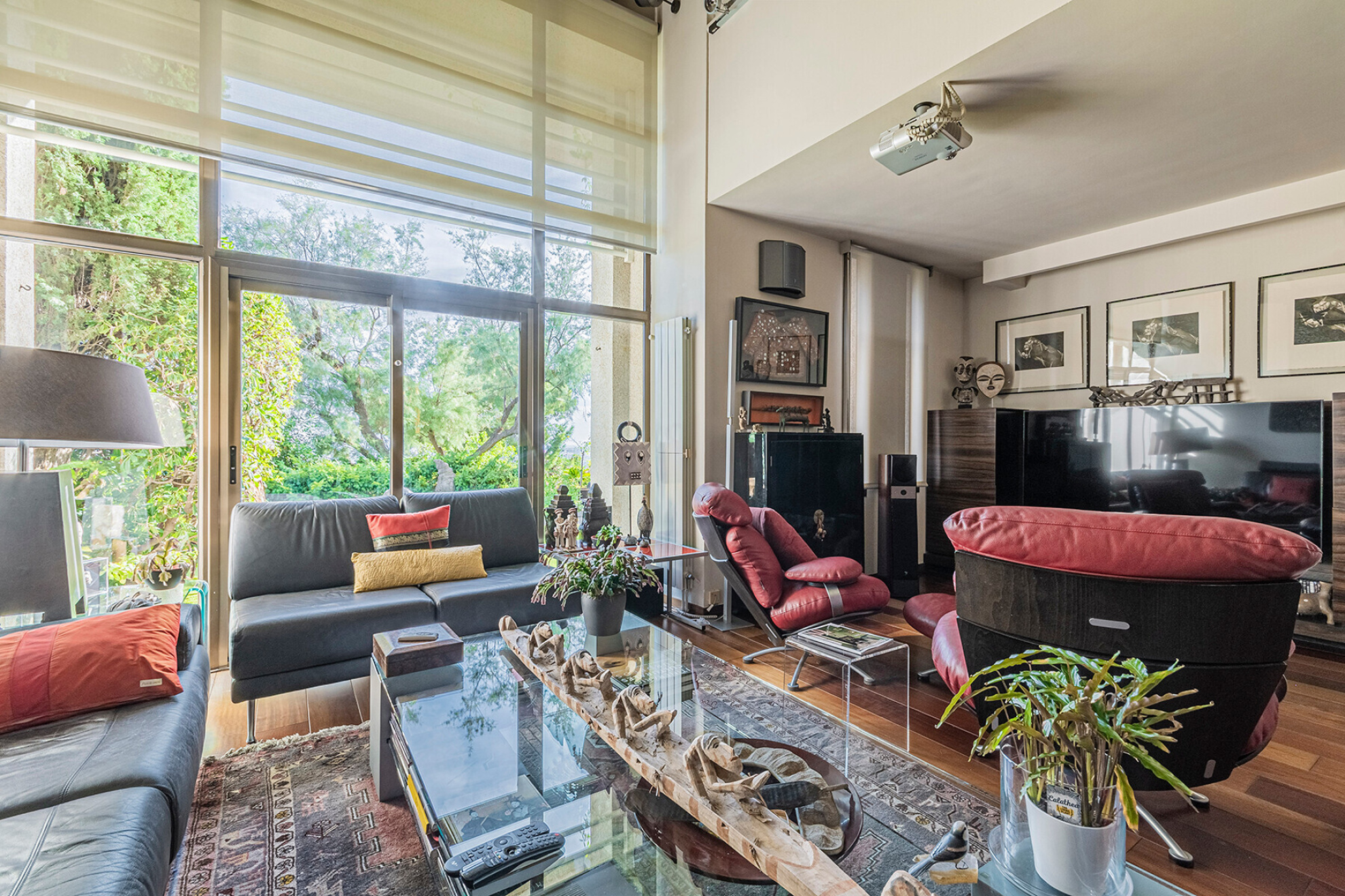  Exclusive single-family home with a large yard, views, and privacy in La Miranda - 物件實景