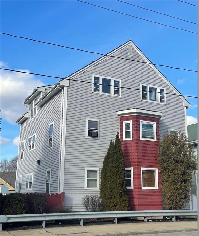 Woonsocket, Rhode Island, 02895, United States, 11 Bedrooms Bedrooms, ,4 BathroomsBathrooms,Residential,For Sale,1882232