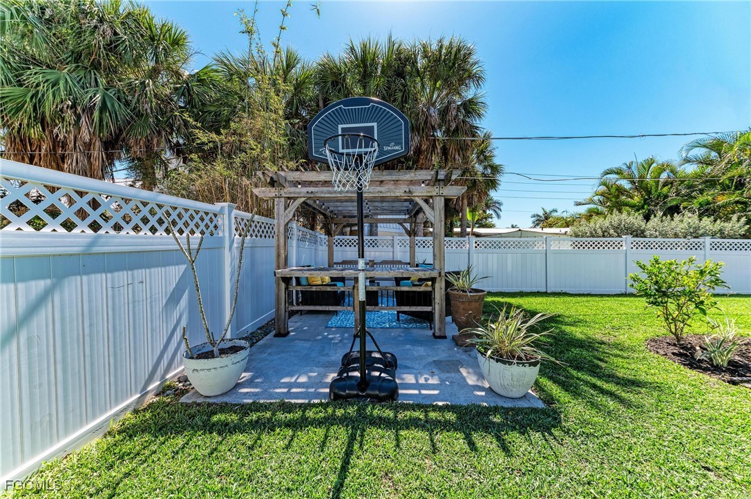 Punta Gorda, Florida, 33950, United States, 4 Bedrooms Bedrooms, ,2 BathroomsBathrooms,Residential,For Sale,1961291