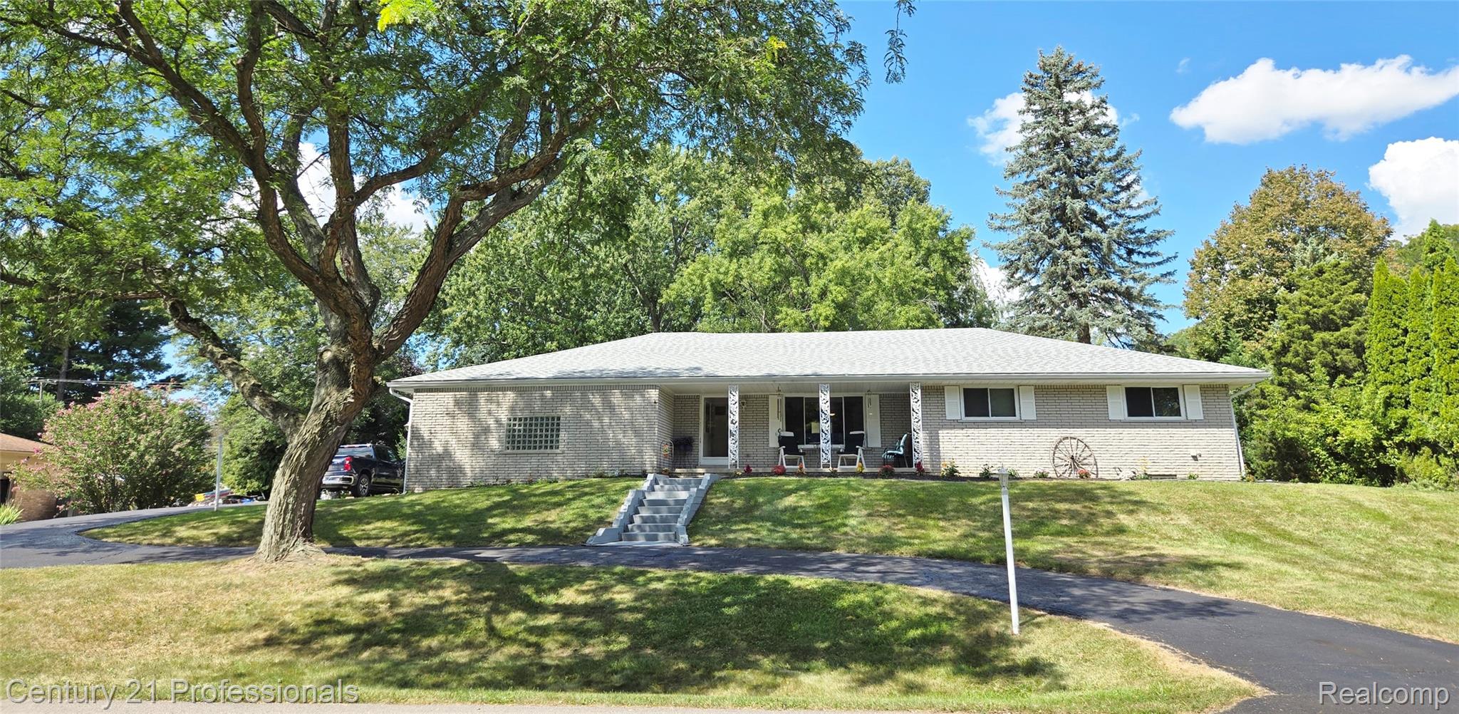 RochesterHills, Michigan, 48309, United States, 3 Bedrooms Bedrooms, ,3 BathroomsBathrooms,Residential,For Sale,1973960