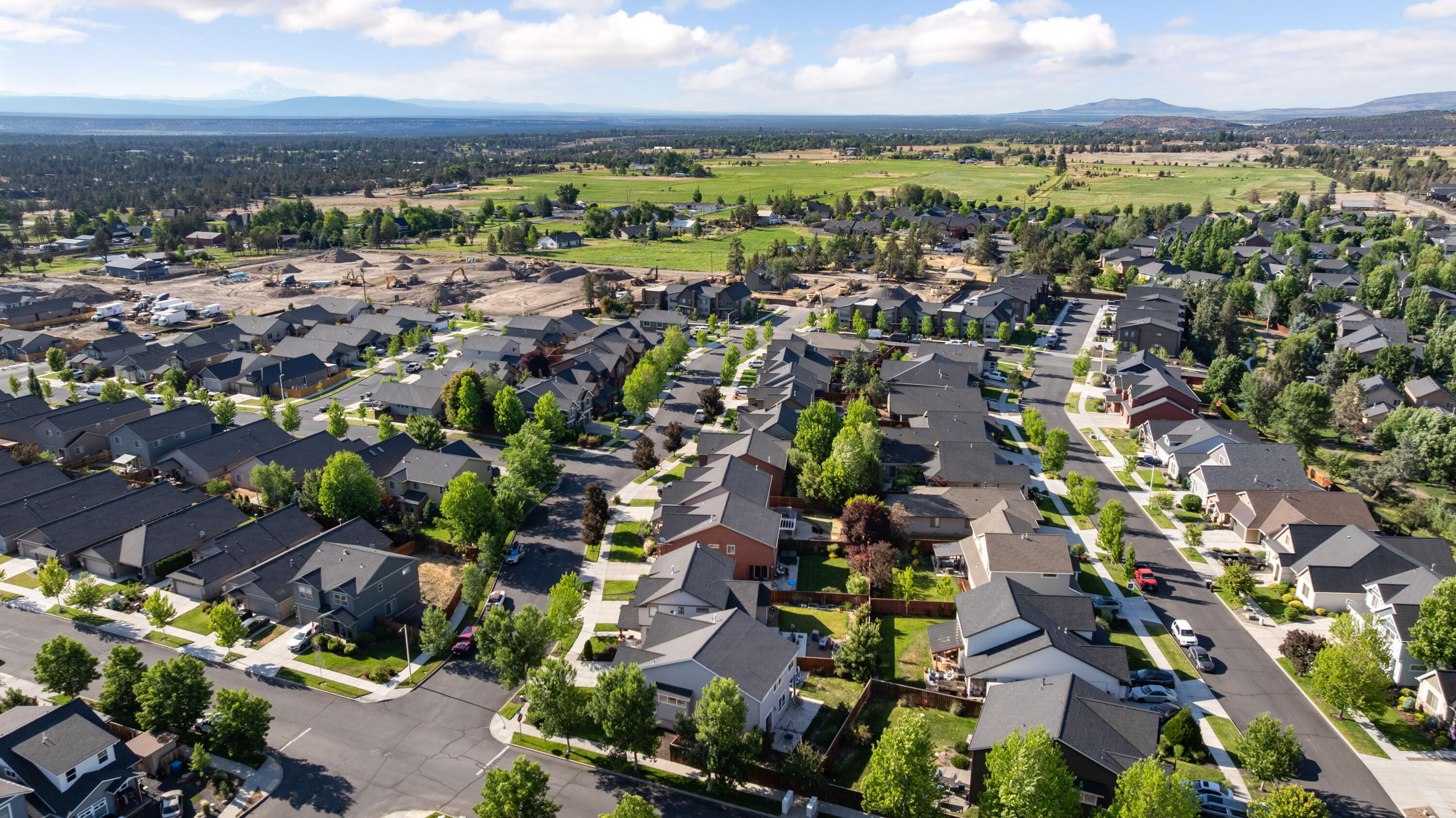 Redmond, Oregon, 97756, United States, 3 Bedrooms Bedrooms, ,3 BathroomsBathrooms,Residential,For Sale,1998180