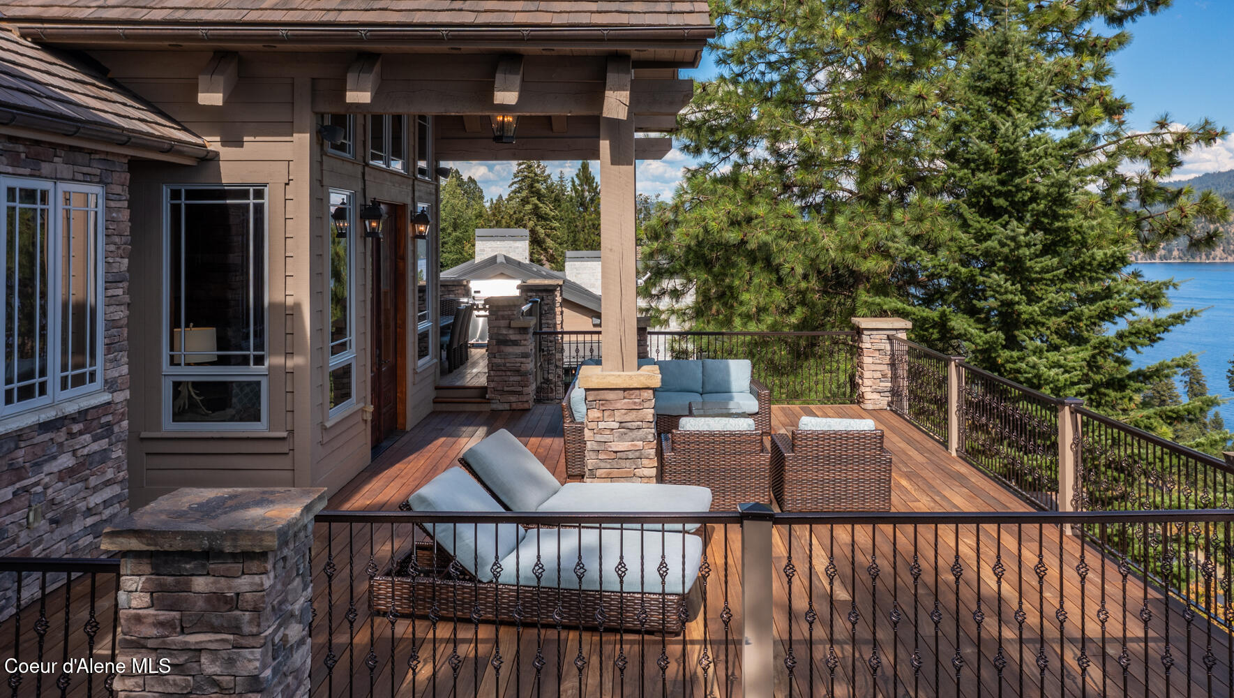 Coeur d'Alene, Idaho, 83814, United States, 4 Bedrooms Bedrooms, ,4 BathroomsBathrooms,Residential,For Sale,1909432