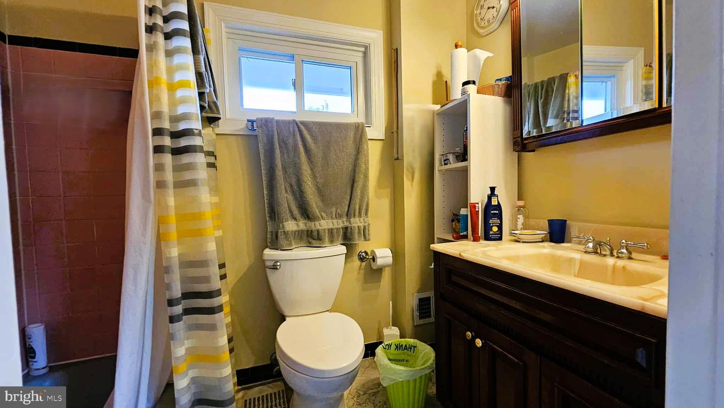 Annandale, Virginia, 22003, United States, 4 Bedrooms Bedrooms, ,3 BathroomsBathrooms,Residential,For Sale,1866164