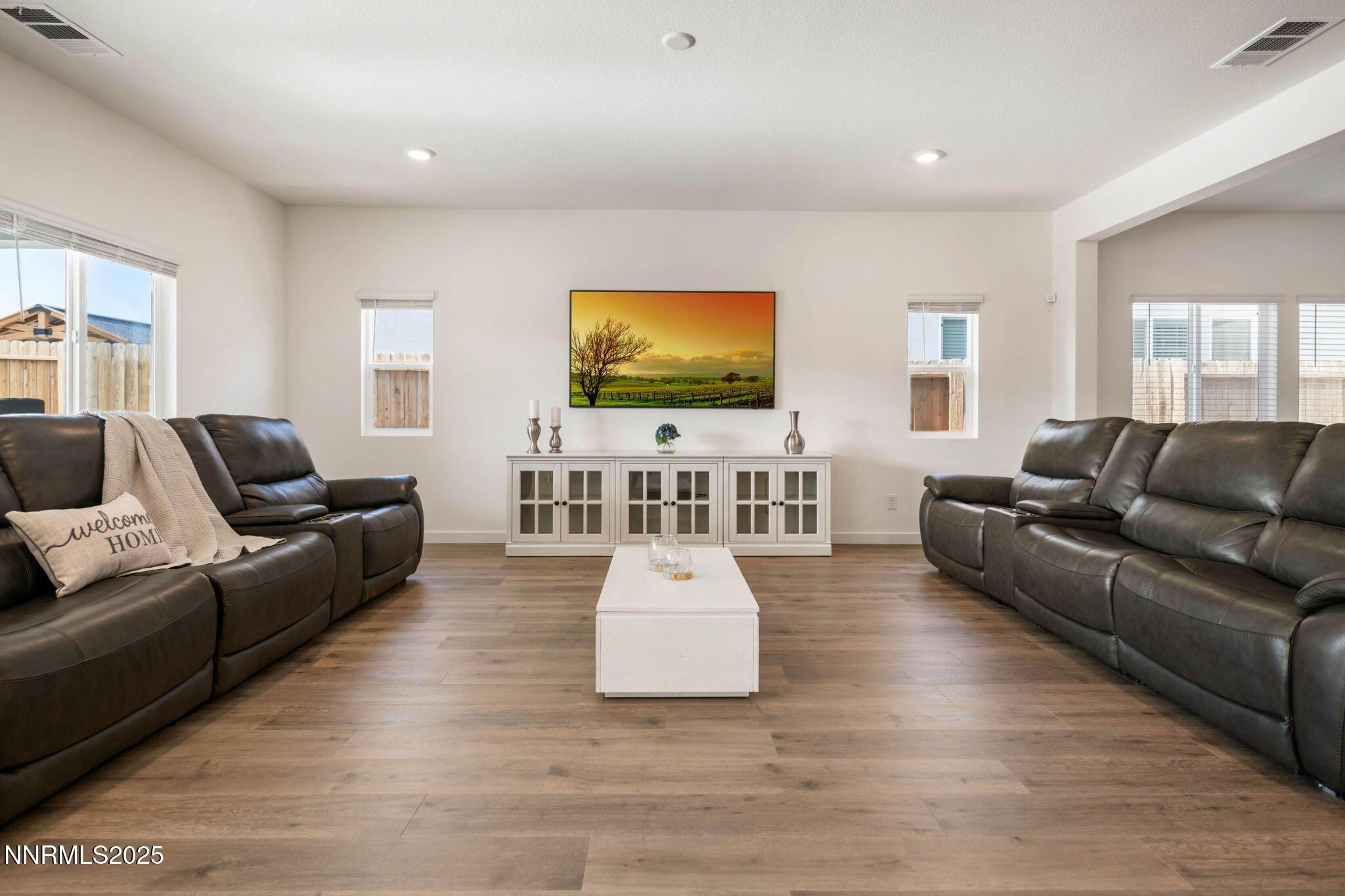 Dayton, Nevada, 89403, United States, 4 Bedrooms Bedrooms, ,3 BathroomsBathrooms,Residential,For Sale,1988311