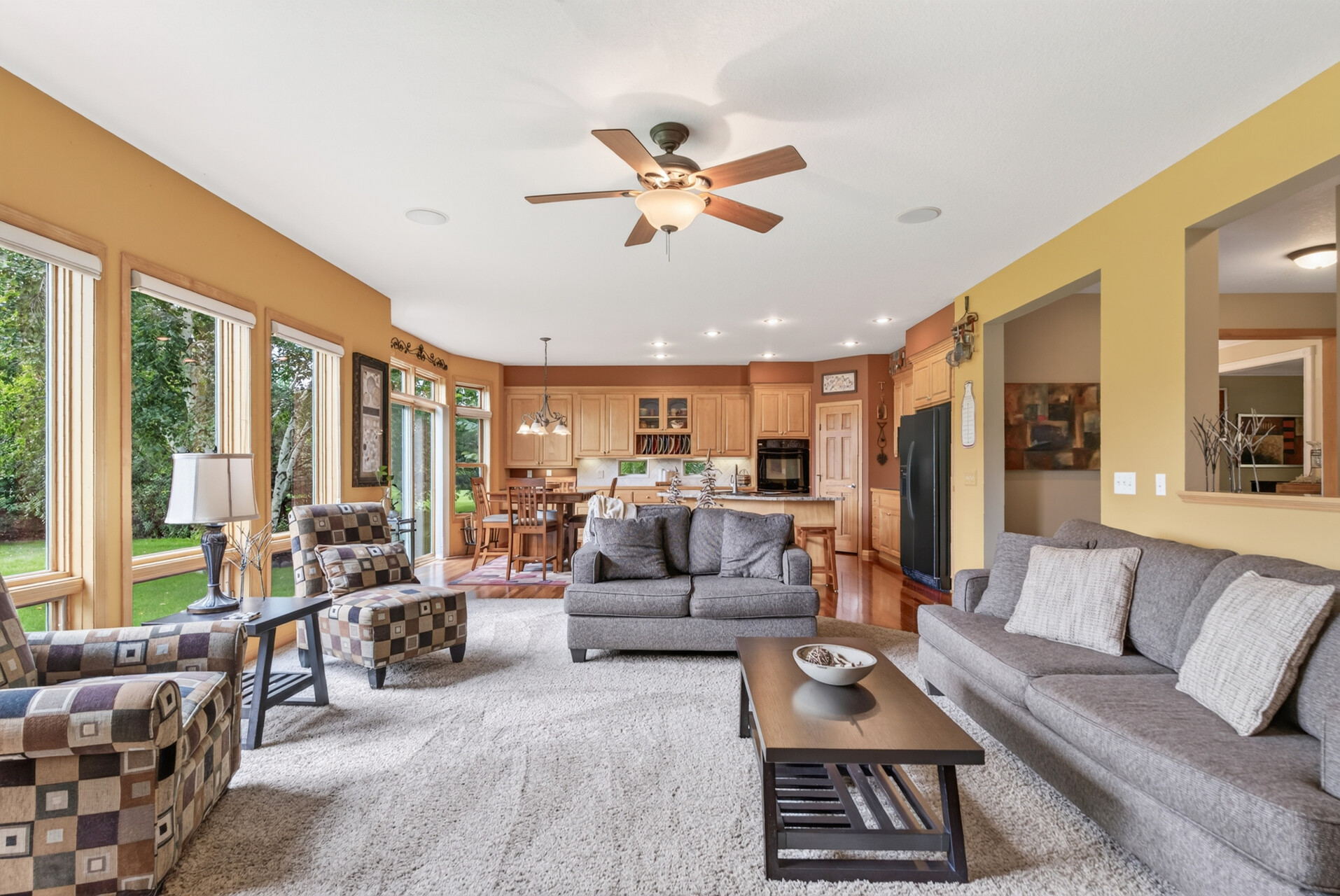  Elegant Fox Ridge Retreat with Exceptional Entertaining Spaces - 物件實景