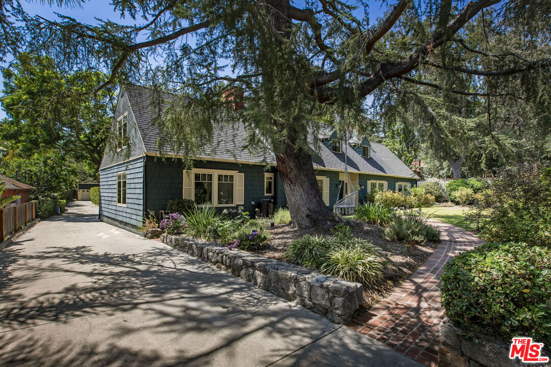 Altadena, California, 91001, United States, 4 Bedrooms Bedrooms, ,4 BathroomsBathrooms,Residential,For Sale,1992160