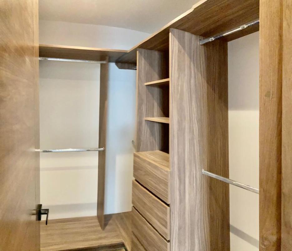 Fuente de Pir?mides, Naucalpan de Juárez, Estado de México, 53950, Mexico, 3 Bedrooms Bedrooms, ,3 BathroomsBathrooms,Residential,For Sale,Fuente de Pir?mides,1444000