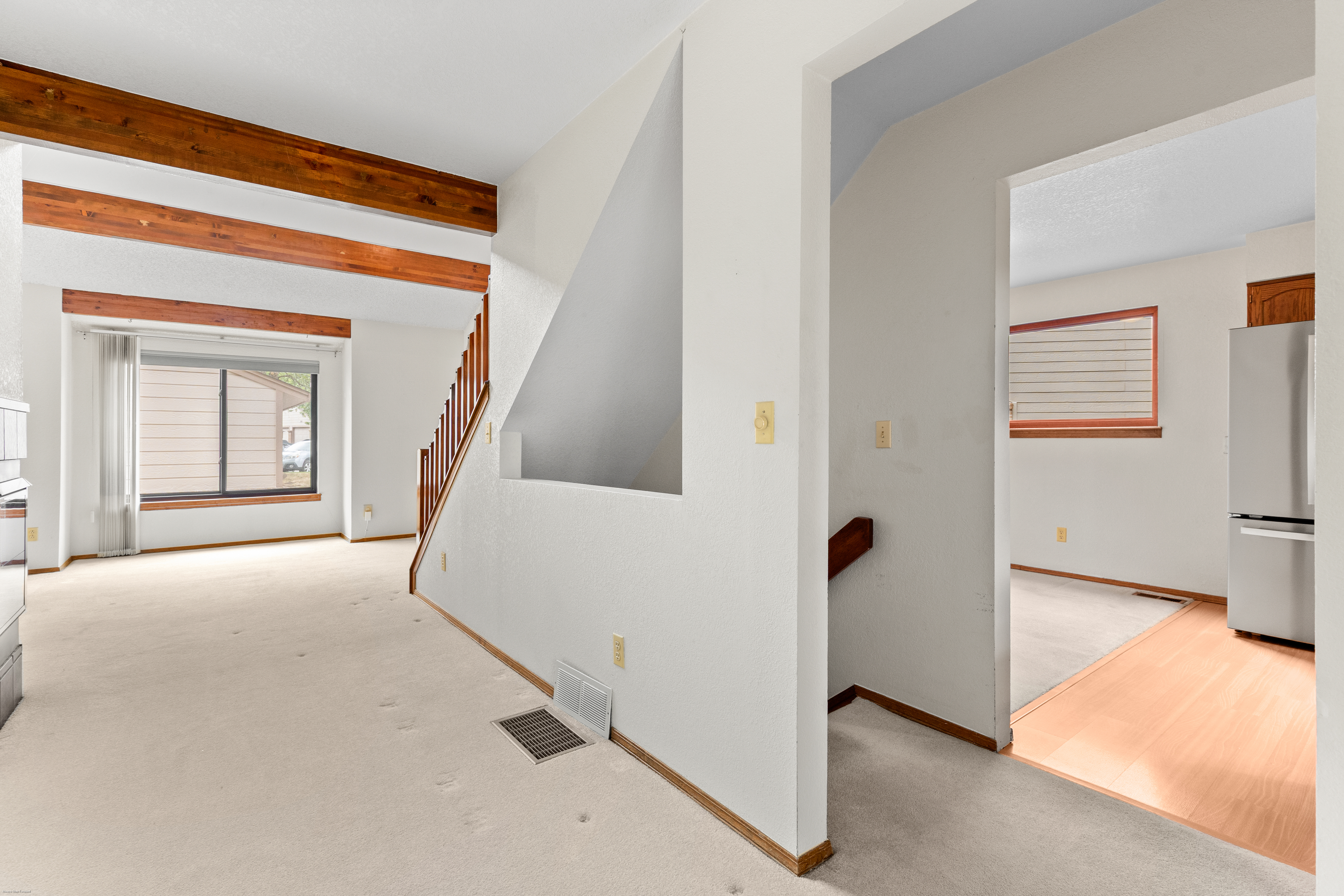  Golden Living in an End-Unit Townhome - 物件實景