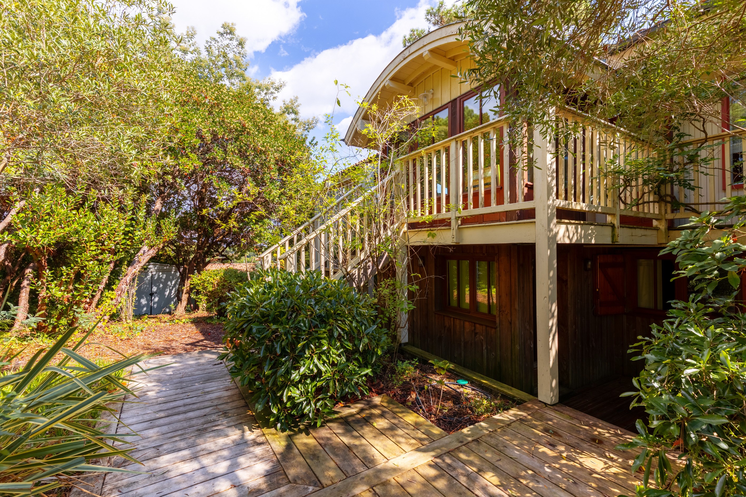  CAP FERRET PENINSULA - ARCHITECT-DESIGNED VILLA WITH VIEW OF THE BASSIN D