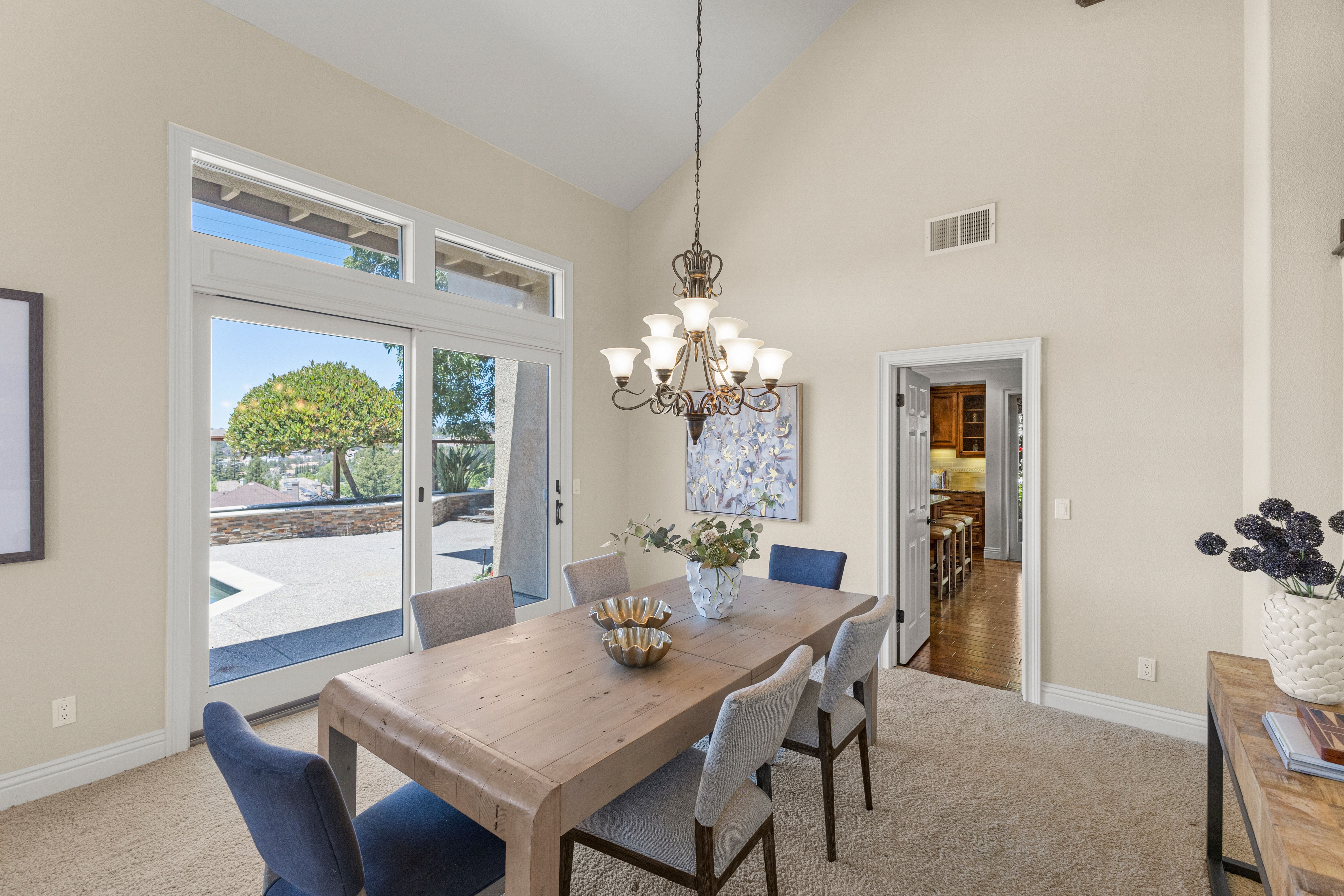  Award-Winning Curb Appeal with Spectacular Sunset Views - 物件實景