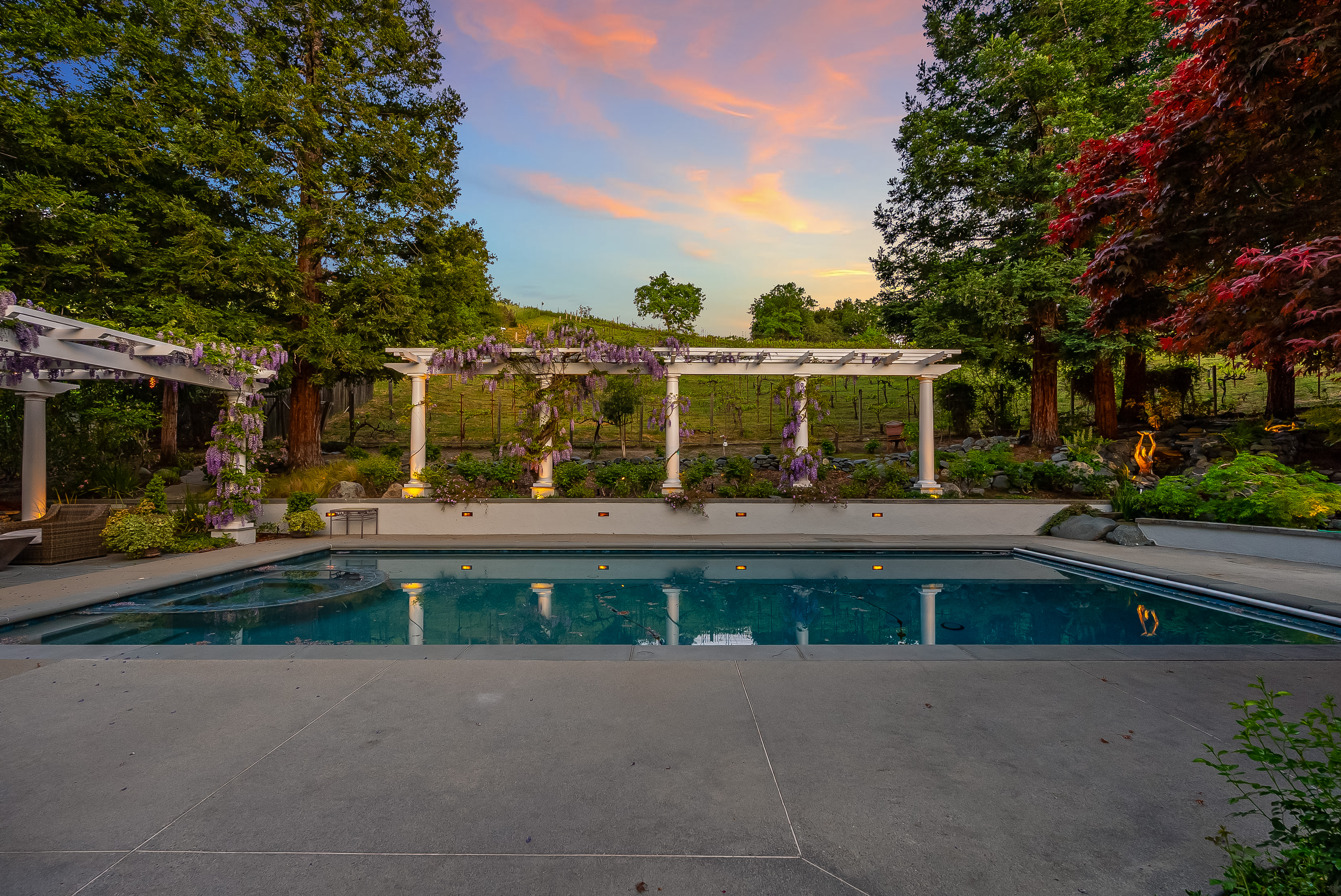  Elegant Vineyard Estate with Resort-Like Grounds - 物件實景