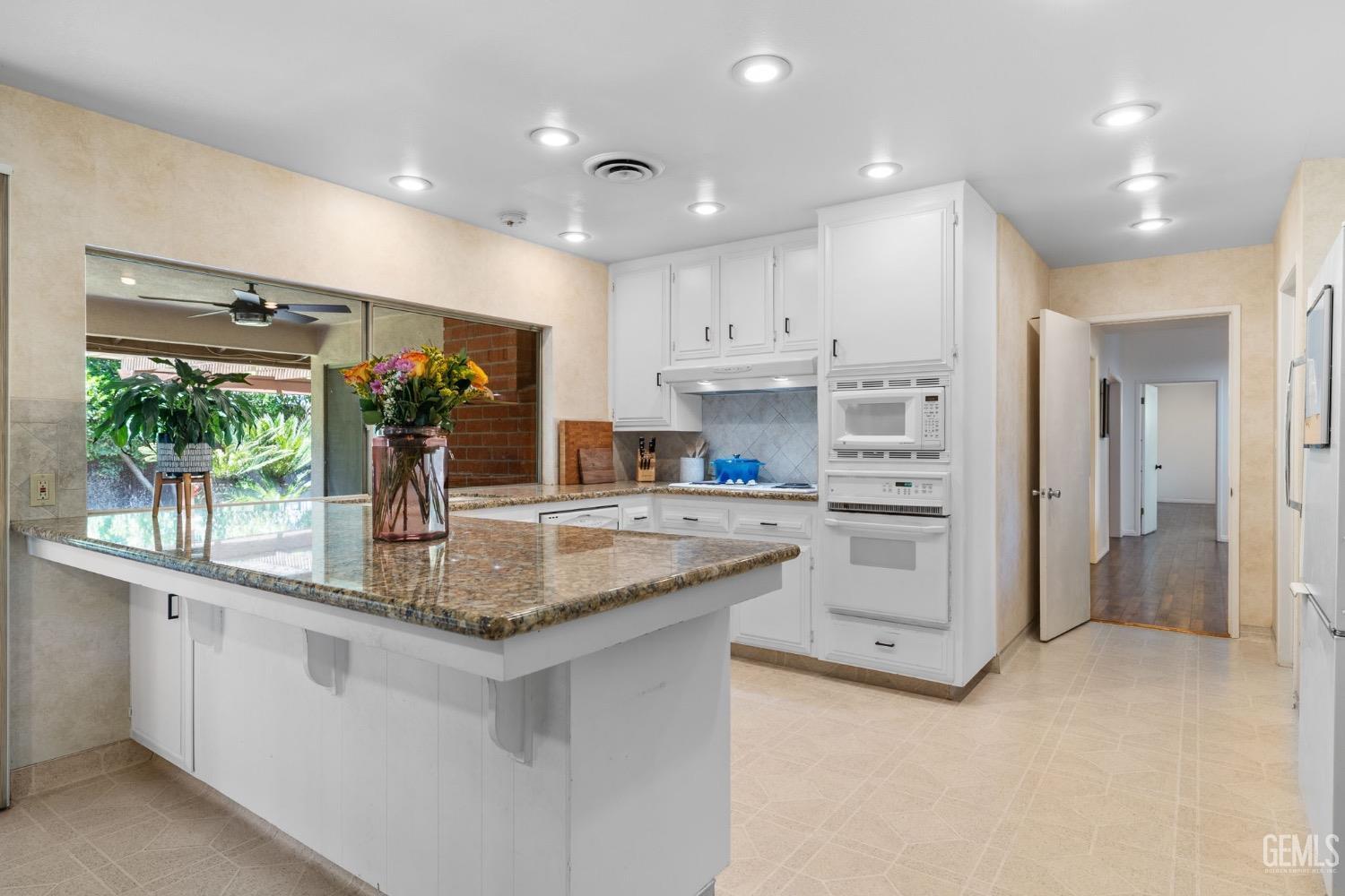 Bakersfield, California, 93301, United States, 3 Bedrooms Bedrooms, ,3 BathroomsBathrooms,Residential,For Sale,1998279