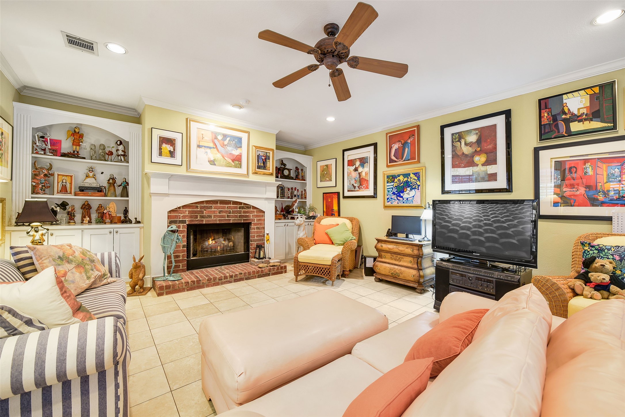 Fort Worth, Texas, 76109, United States, 3 Bedrooms Bedrooms, ,3 BathroomsBathrooms,Residential,For Sale,1911939