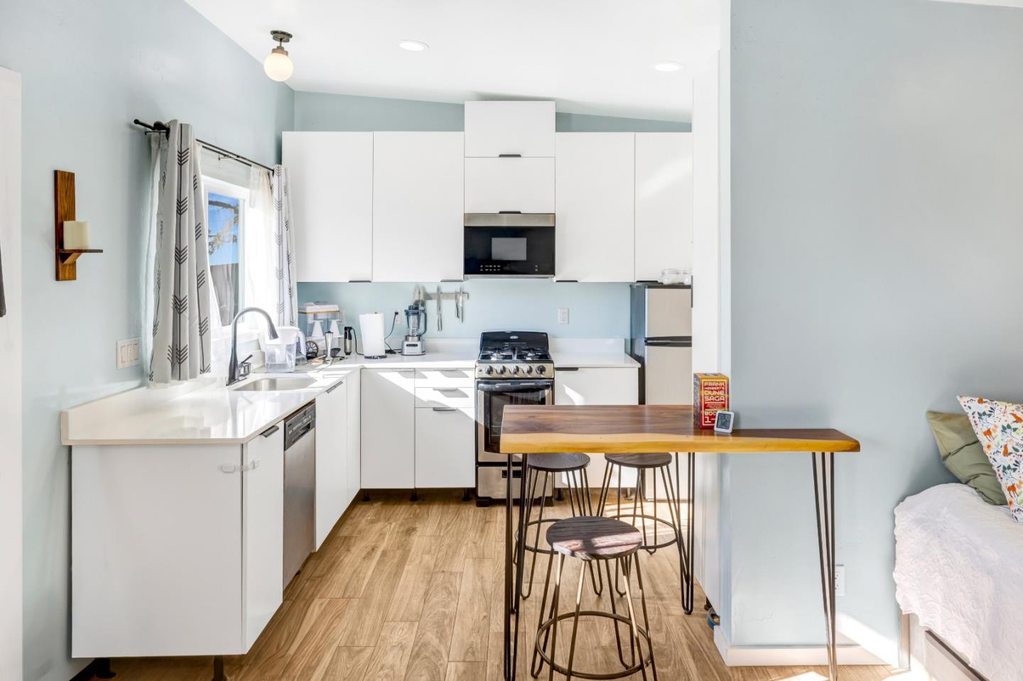 Pacific Grove, California, 93950, United States, 3 Bedrooms Bedrooms, ,2 BathroomsBathrooms,Residential,For Sale,1999669