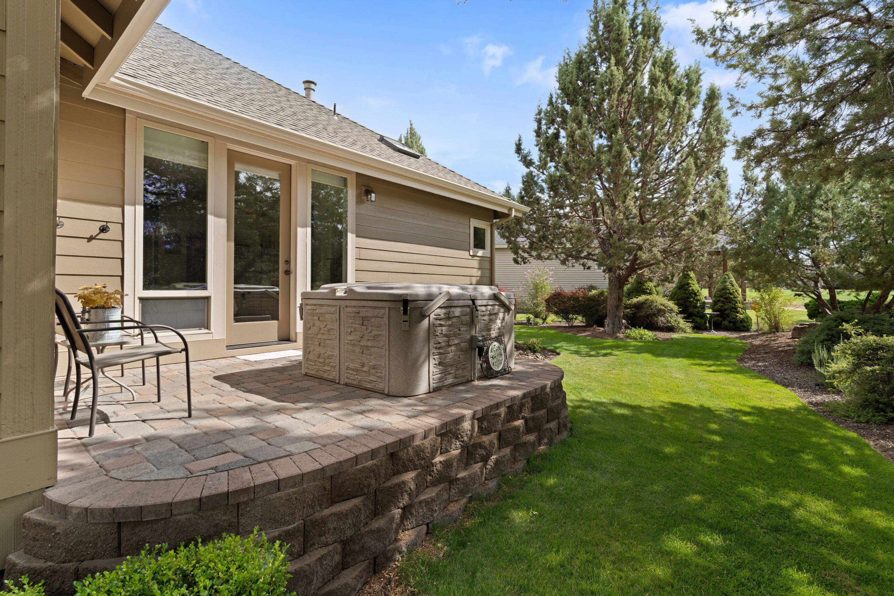 Redmond, Oregon, 97756, United States, 3 Bedrooms Bedrooms, ,3 BathroomsBathrooms,Residential,For Sale,1919613