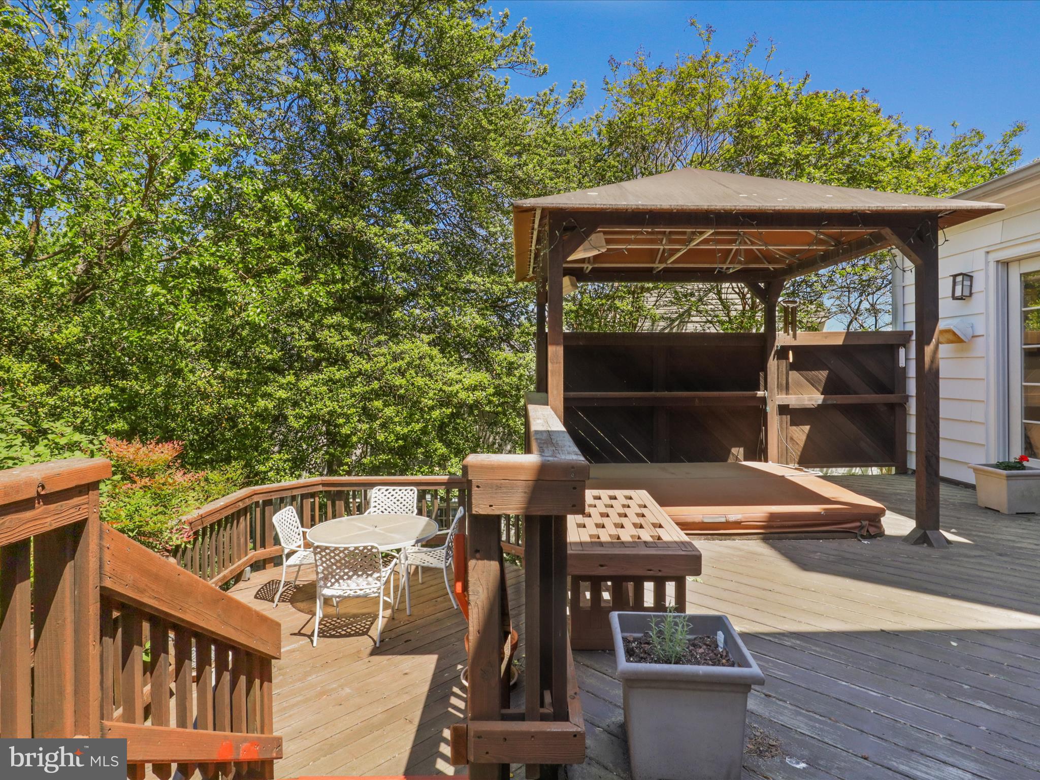 Arlington, Virginia, 22207, United States, 4 Bedrooms Bedrooms, ,4 BathroomsBathrooms,Residential,For Sale,1792386