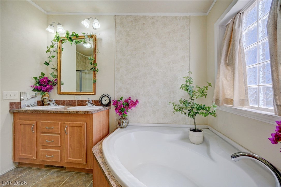 Las Vegas, Nevada, 89161, United States, 3 Bedrooms Bedrooms, ,2 BathroomsBathrooms,Residential,For Sale,2032219