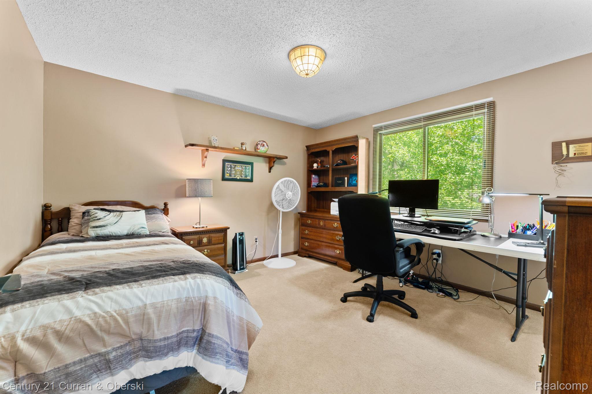 Novi, Michigan, 48375, United States, 4 Bedrooms Bedrooms, ,3 BathroomsBathrooms,Residential,For Sale,2048912