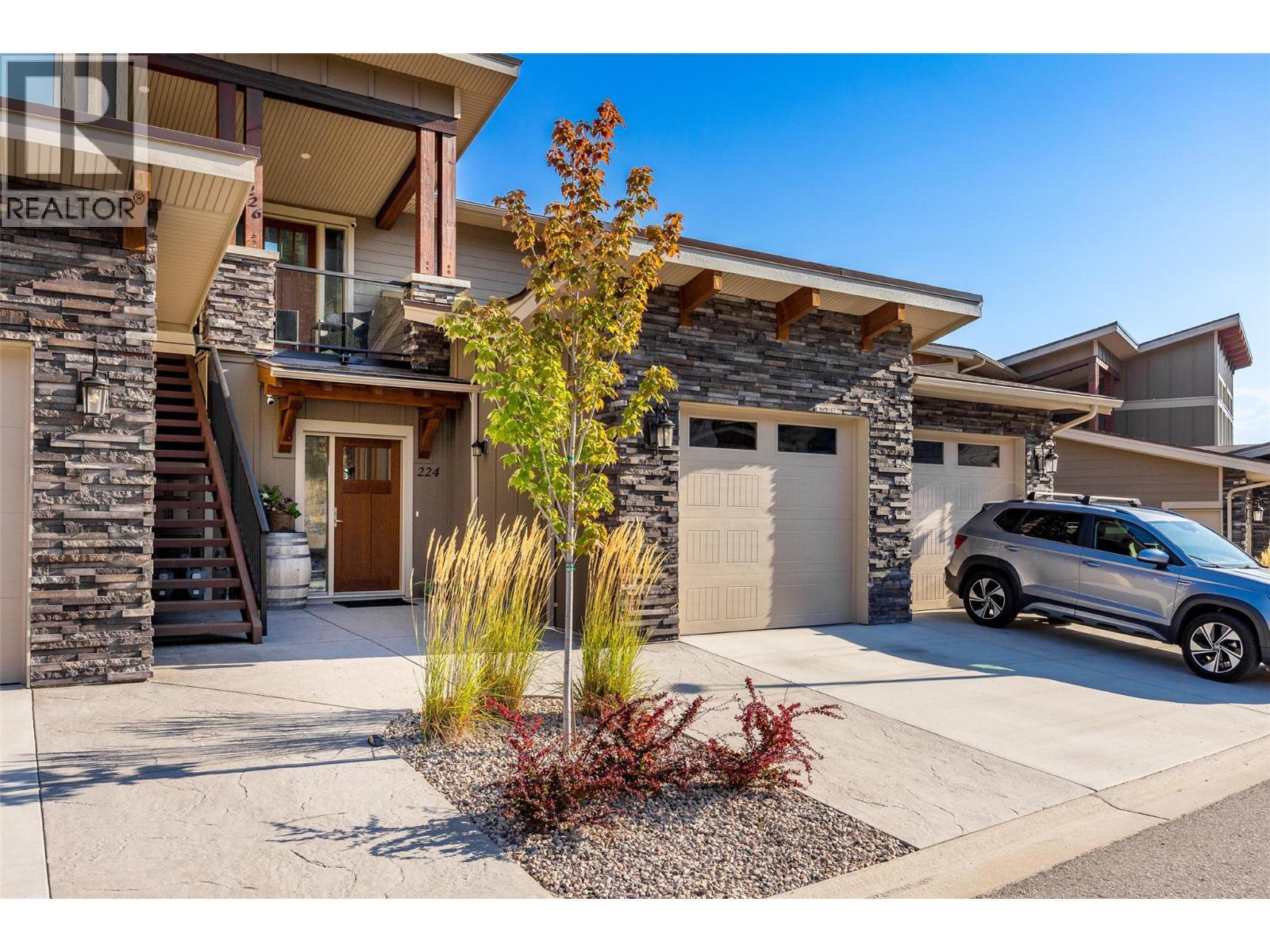 PEACHLAND, British Columbia, V0H 1X5, CA, 3 Bedrooms Bedrooms, ,2 BathroomsBathrooms,Residential,For Sale,1951161