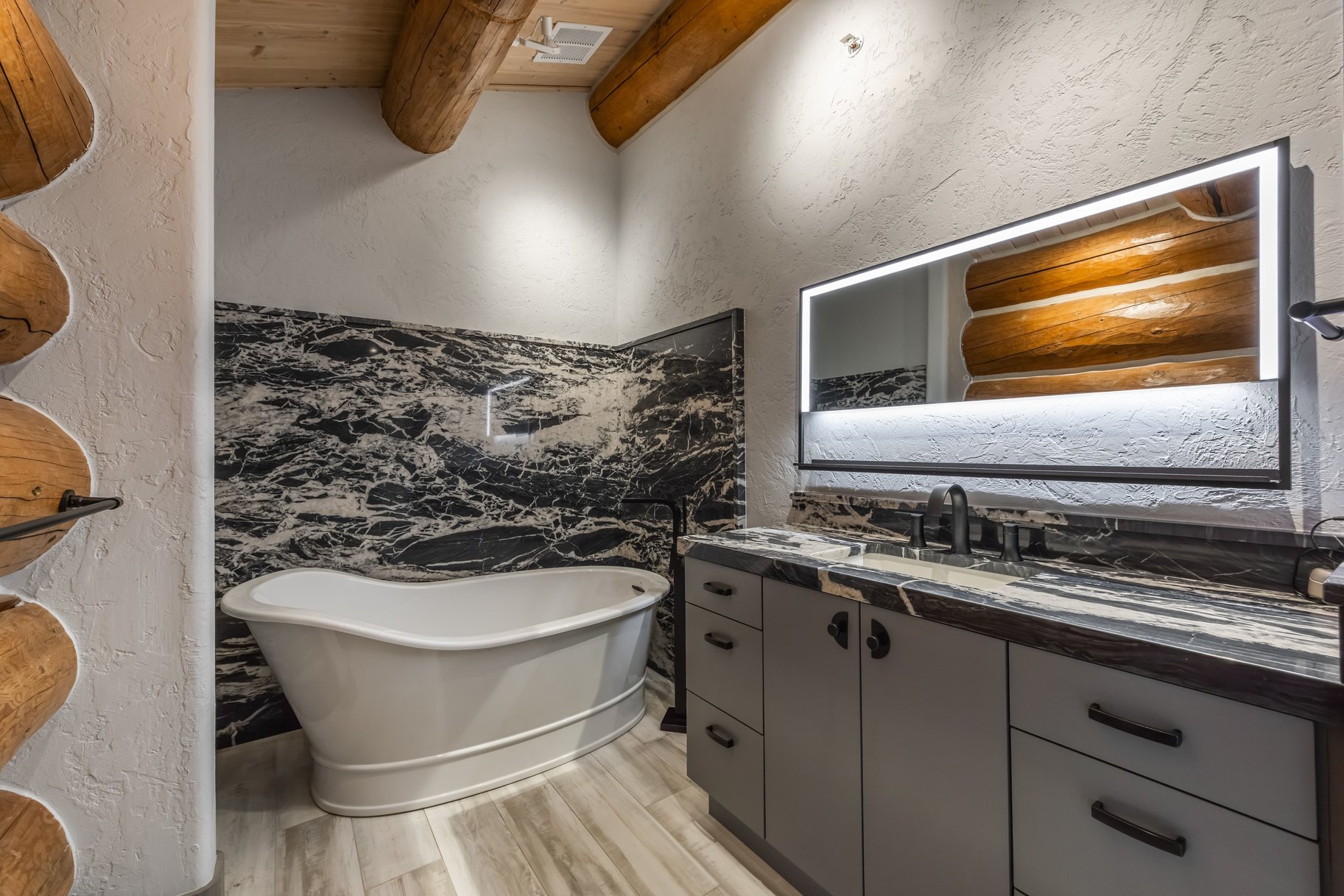  33 ACRE SOULFUL PARK CITY ESTATE WITH GRAND HOME AND GUEST HOUSE - 物件實景