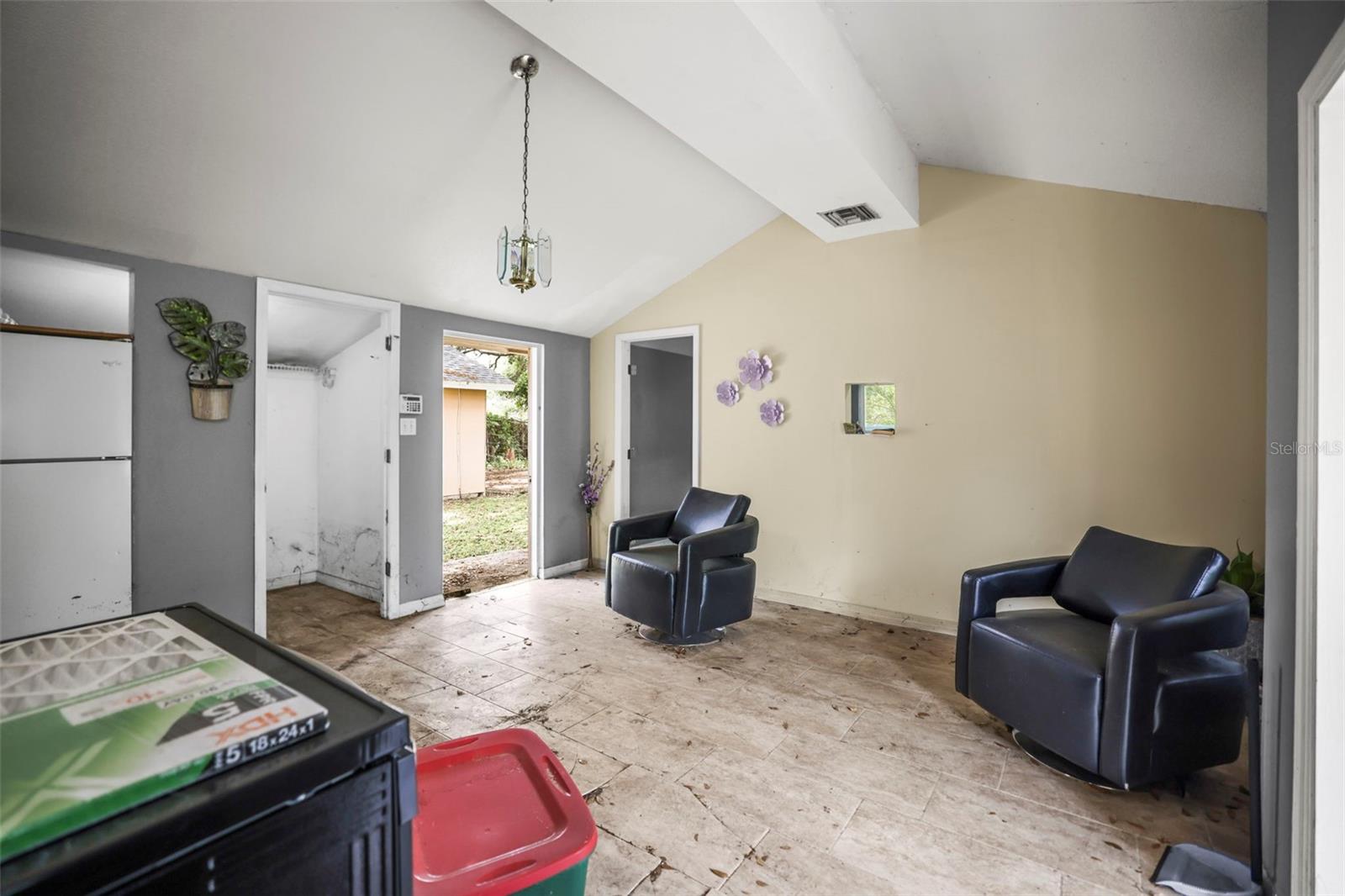 Clearwater, Florida, 33760, United States, 3 Bedrooms Bedrooms, ,2 BathroomsBathrooms,Residential,For Sale,1826177