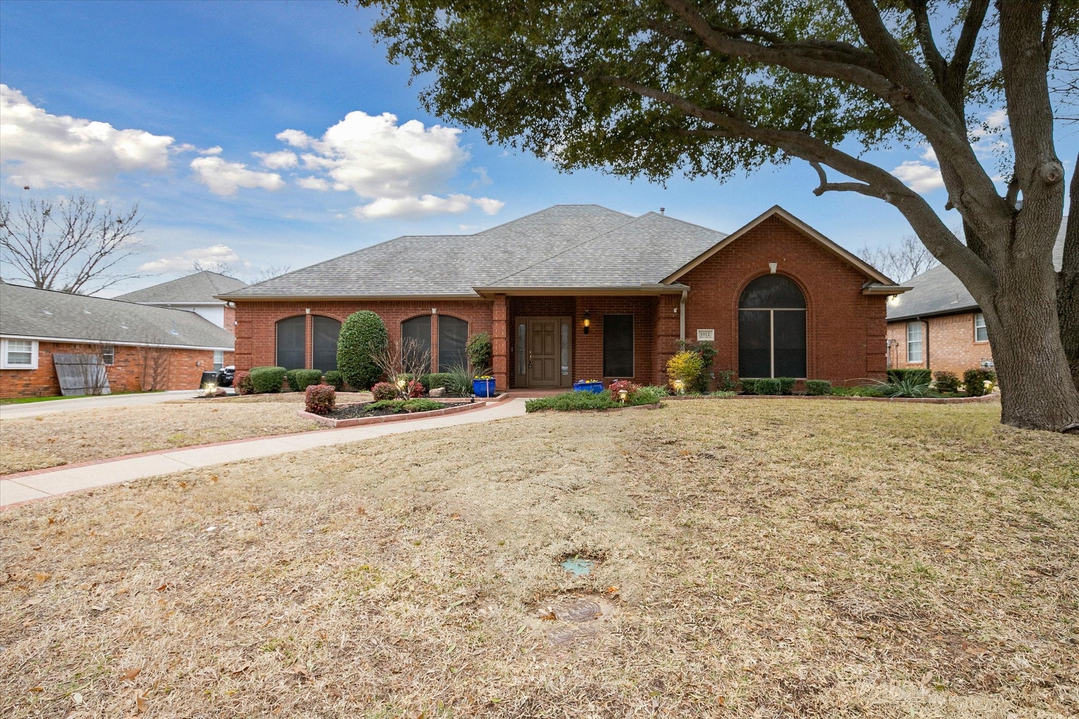 Denton, Texas, 76205, United States, 4 Bedrooms Bedrooms, ,4 BathroomsBathrooms,Residential,For Sale,1981171