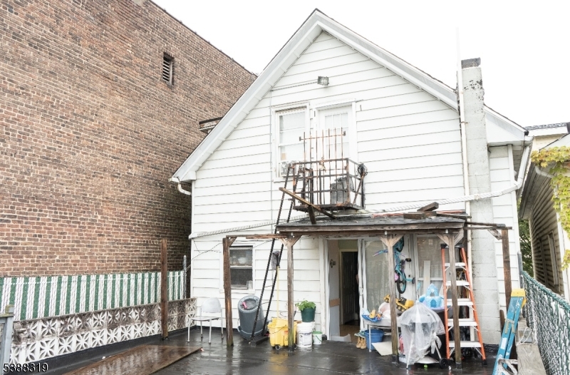 Elizabeth City, New Jersey, 07206, United States, 2 Bedrooms Bedrooms, ,3 BathroomsBathrooms,Residential,For Sale,1992844