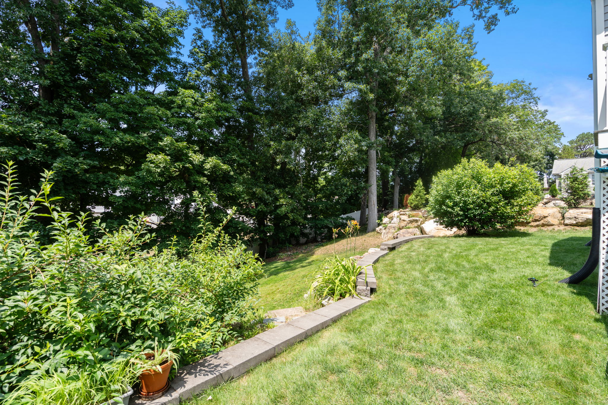  46 Macarthur Road, Stoneham, MA, 02180 - 物件實景