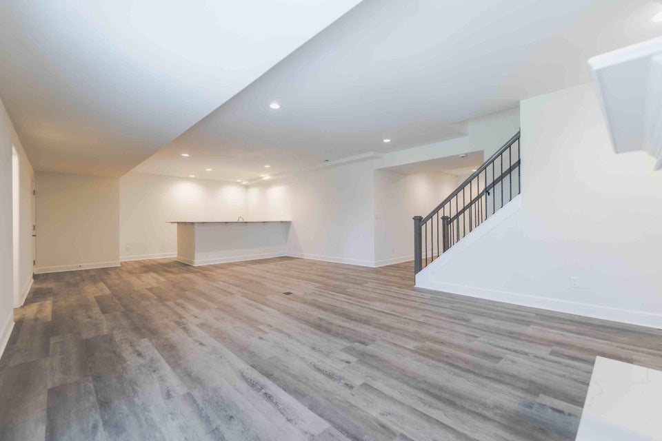 Richmond, Kentucky, 40475, United States, 5 Bedrooms Bedrooms, ,5 BathroomsBathrooms,Residential,For Sale,1881286