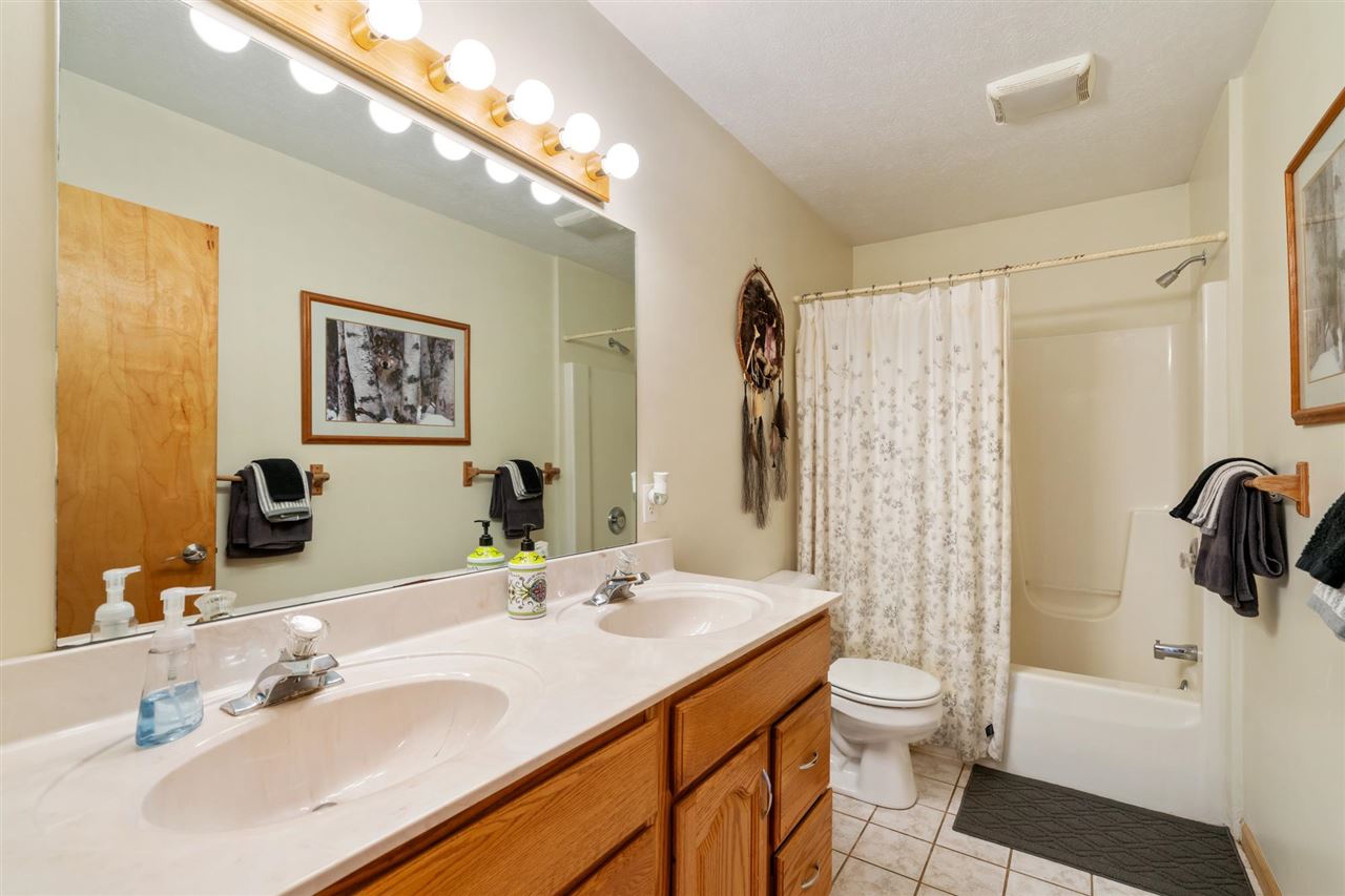 Harbor Springs, Michigan, 49740, United States, 3 Bedrooms Bedrooms, ,2 BathroomsBathrooms,Residential,For Sale,1989648