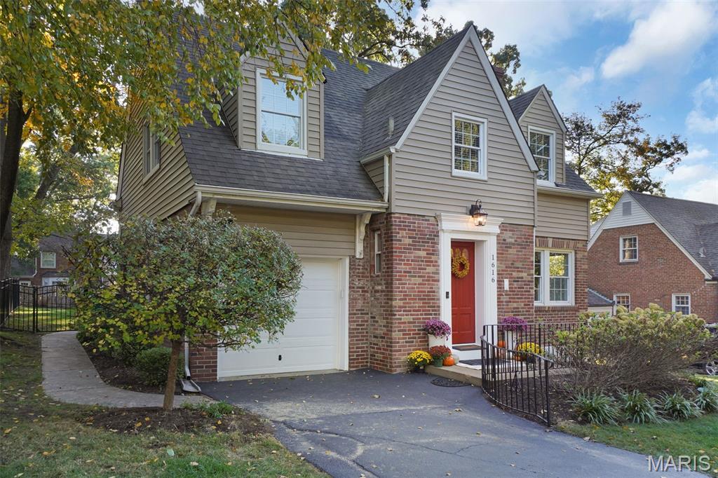 Warson Woods, Missouri, 63122, United States, 4 Bedrooms Bedrooms, ,3 BathroomsBathrooms,Residential,For Sale,1987966