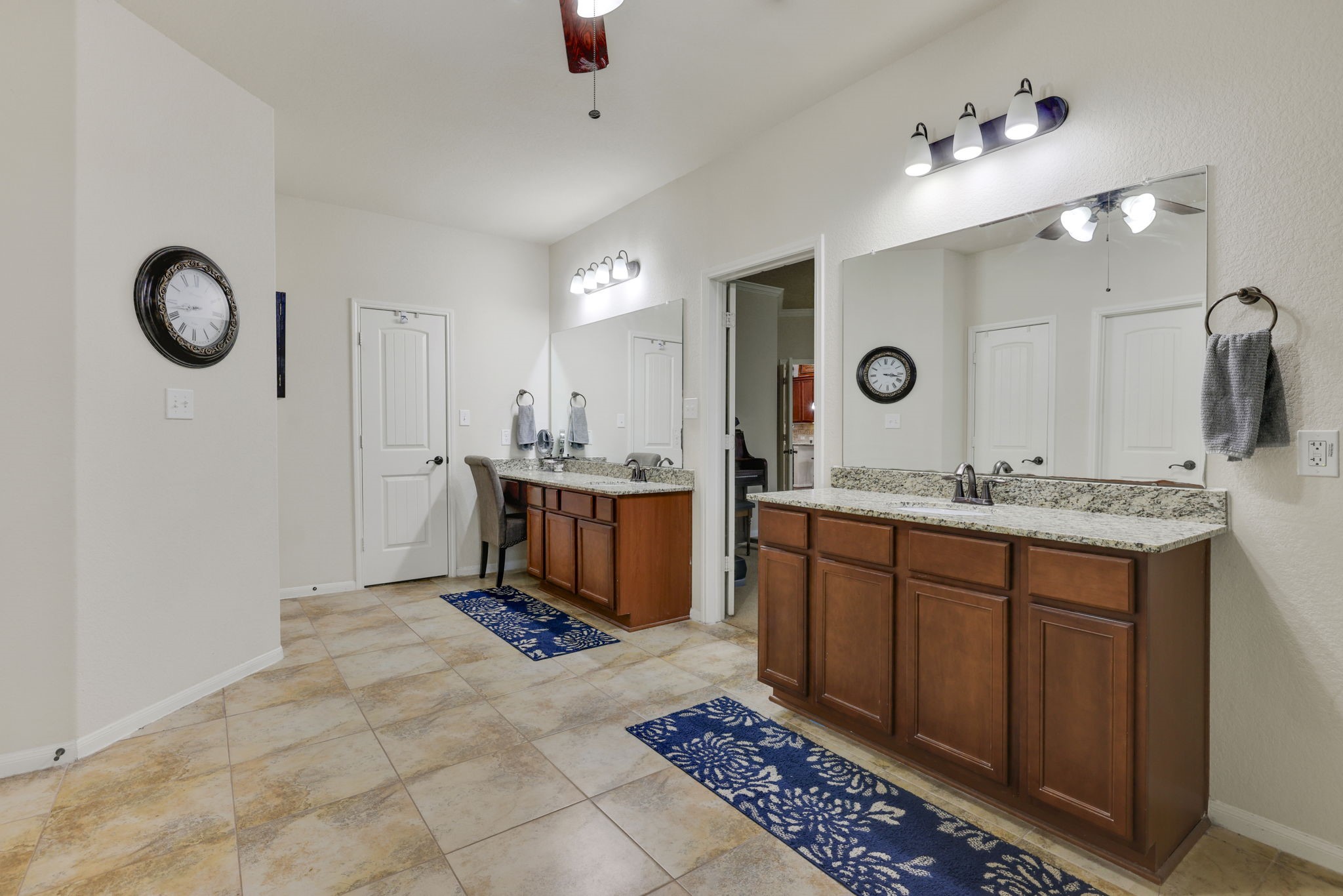 Mont Belvieu, Texas, 77523, United States, 5 Bedrooms Bedrooms, ,4 BathroomsBathrooms,Residential,For Sale,1906104