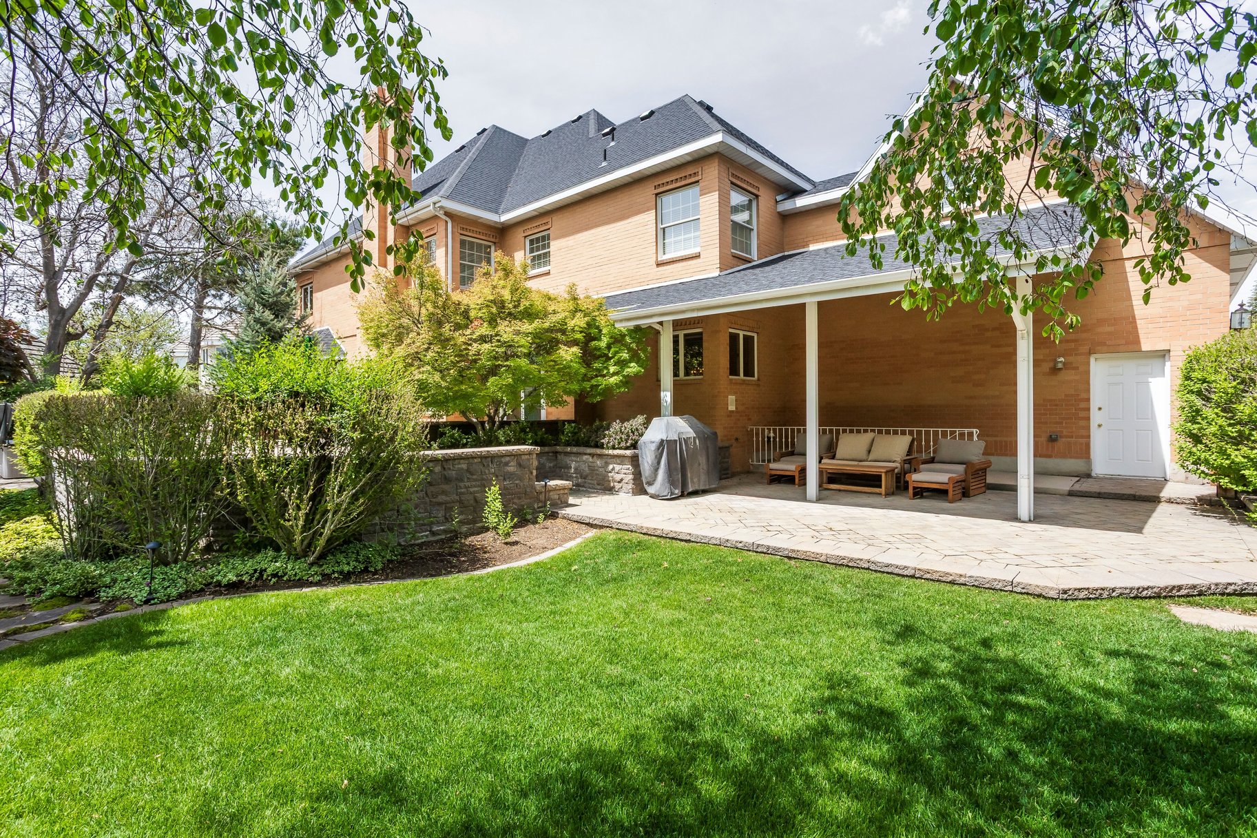  Custom Brick Beauty on Quiet Cul-de-Sac with Luxury Outdoor Living - 物件實景