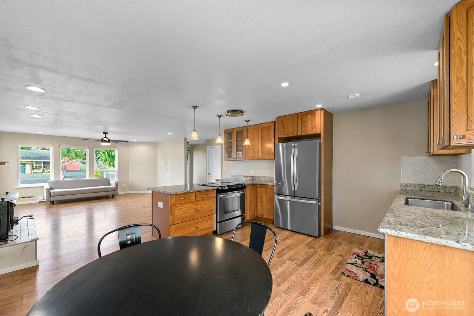 MARYSVILLE, Washington, 98271, United States, 3 Bedrooms Bedrooms, ,1 BathroomBathrooms,Residential,For Sale,1989139