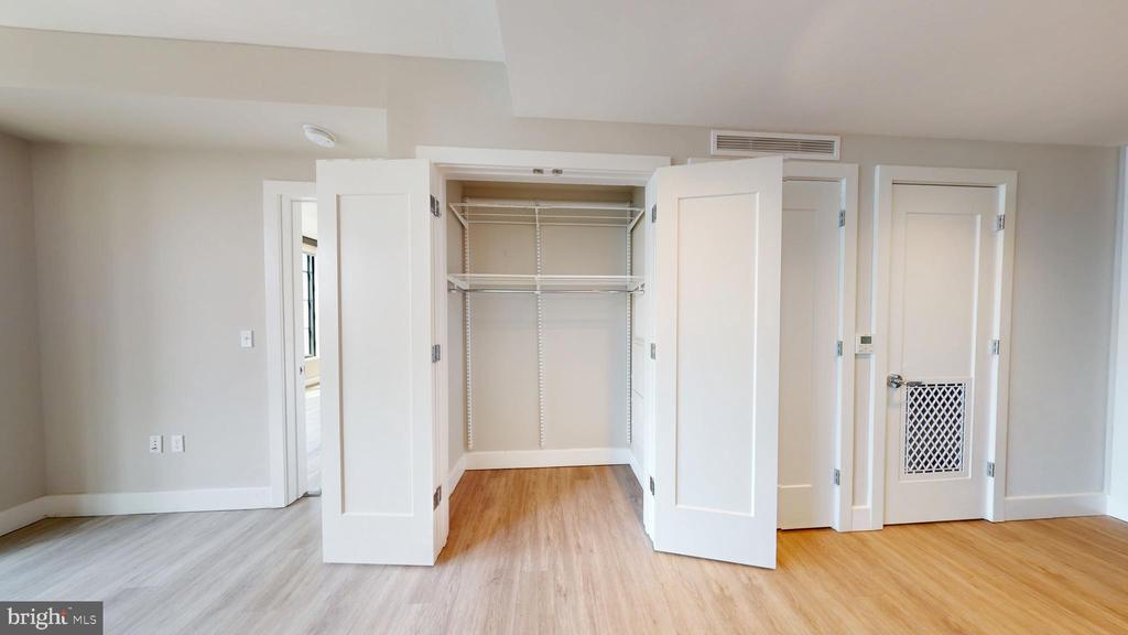 Rockville, Maryland, 20852, United States, 2 Bedrooms Bedrooms, ,2 BathroomsBathrooms,Residential,For Sale,1861250