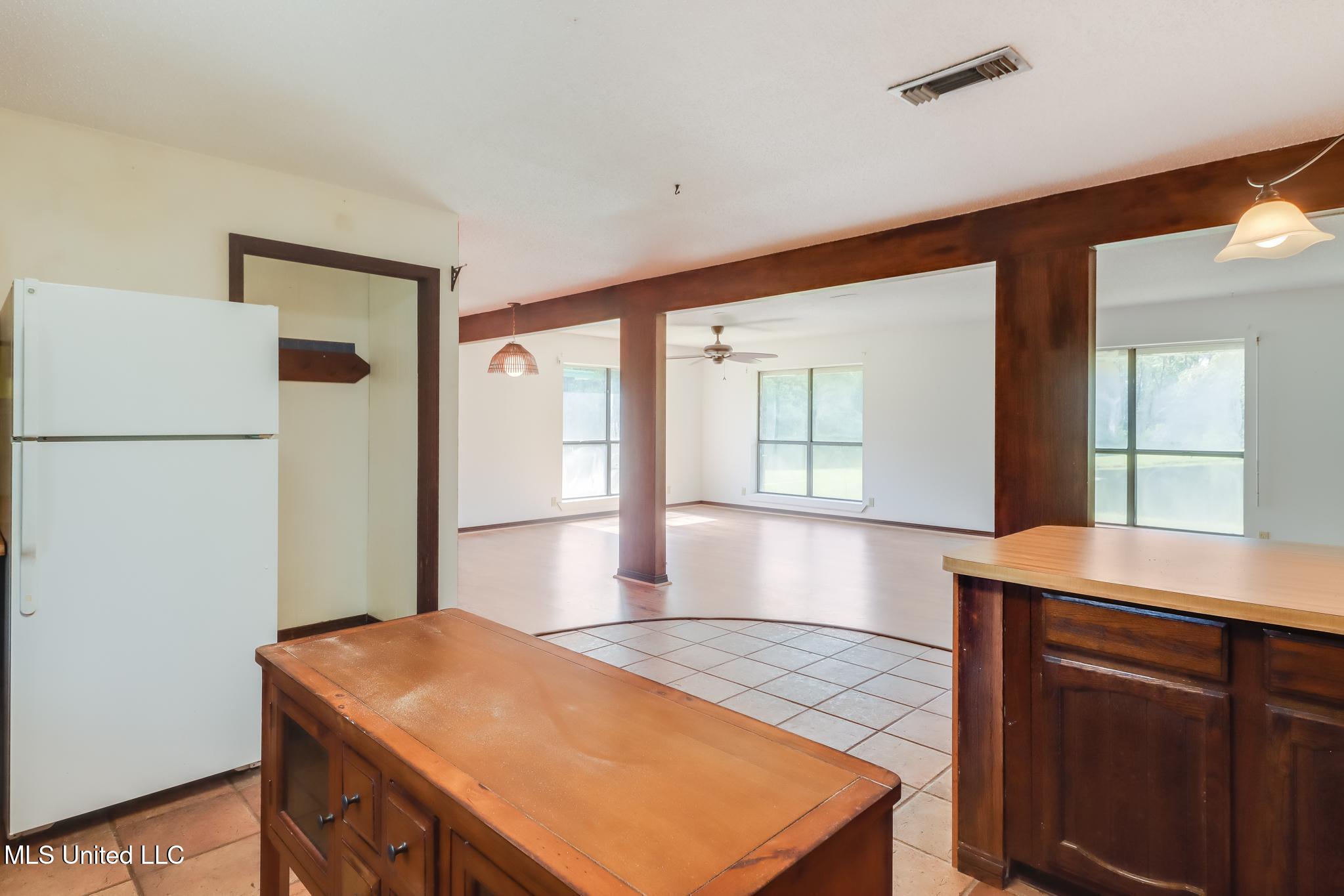 Pass Christian, Mississippi, 39571, United States, 3 Bedrooms Bedrooms, ,2 BathroomsBathrooms,Residential,For Sale,1874692
