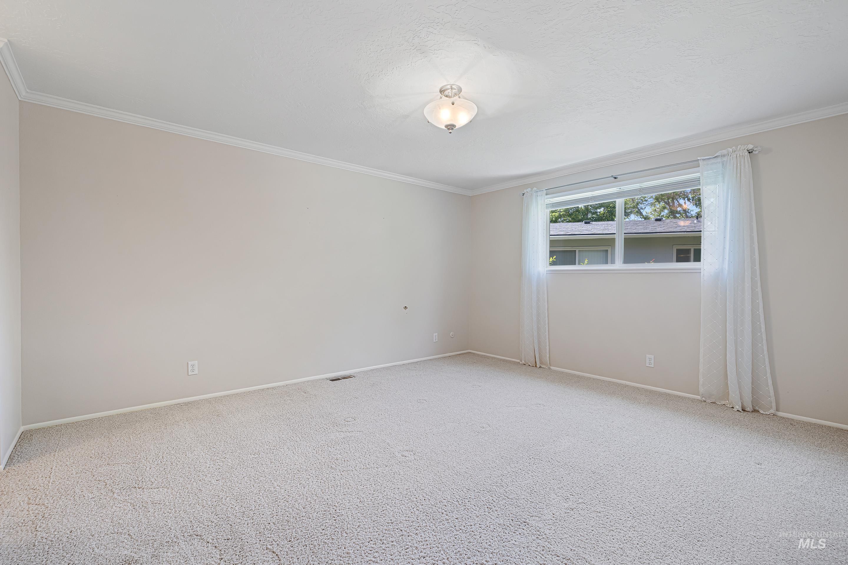 4101 Kingswood, Boise, Idaho, 83704-3340, United States, 4 Bedrooms Bedrooms, ,3 BathroomsBathrooms,Residential,For Sale,4101 Kingswood,1437172