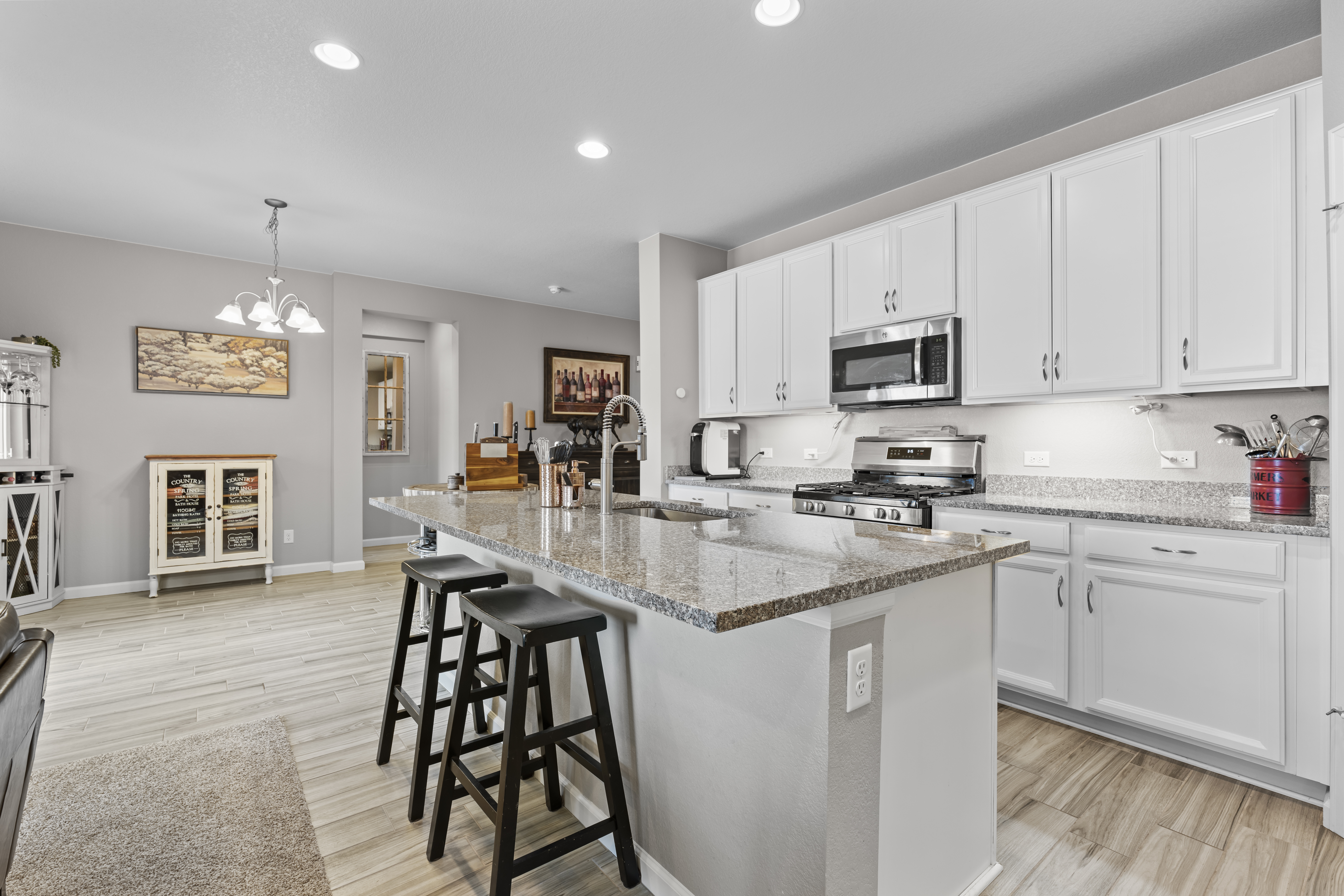  A Turn-Key Treasure Nestled Within the Highly Coveted Terrain Neighborhood - 物件實景