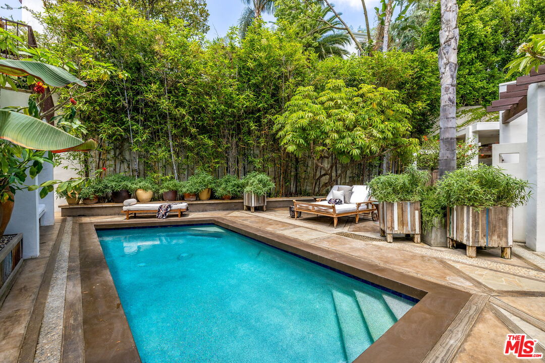 Los Angeles, California, 90069, United States, 4 Bedrooms Bedrooms, ,4 BathroomsBathrooms,Residential,For Sale,1911596