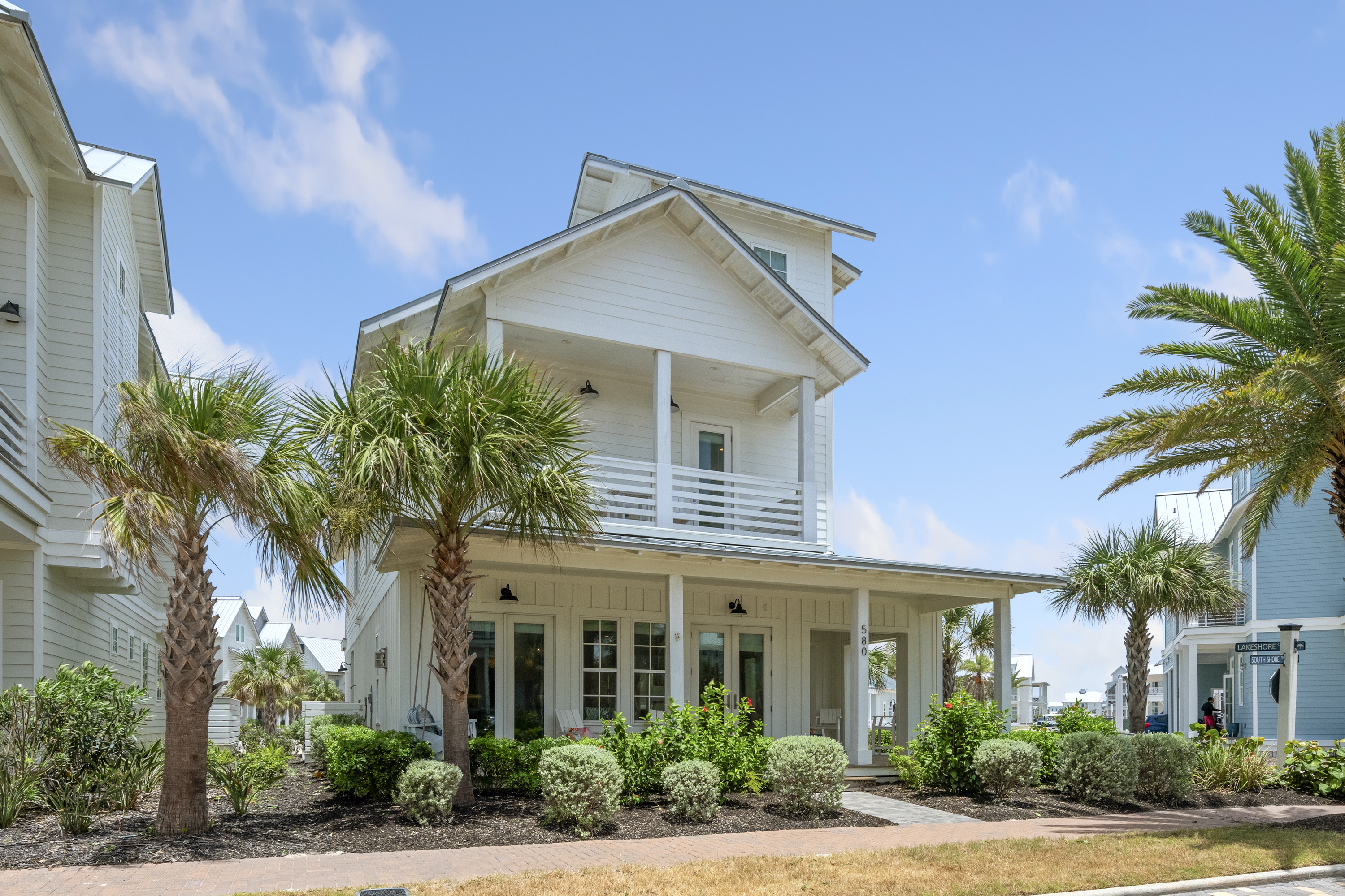  Corner Lot Luxury in Cinnamon Shore South - 物件實景