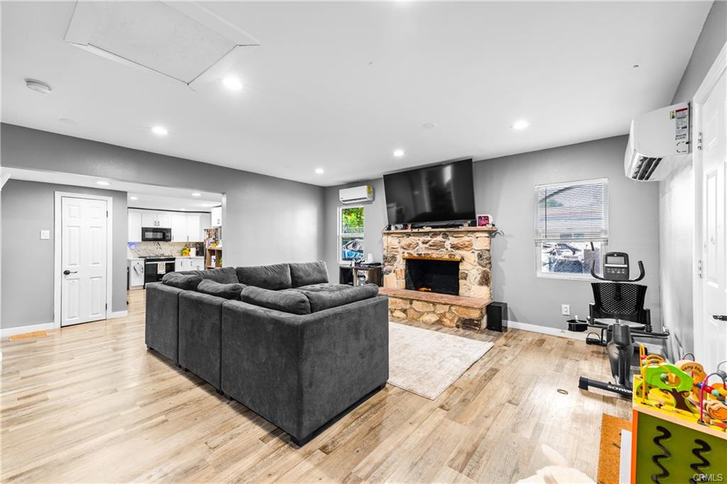 Lynwood, California, 90262, United States, 3 Bedrooms Bedrooms, ,1 BathroomBathrooms,Residential,For Sale,1975836