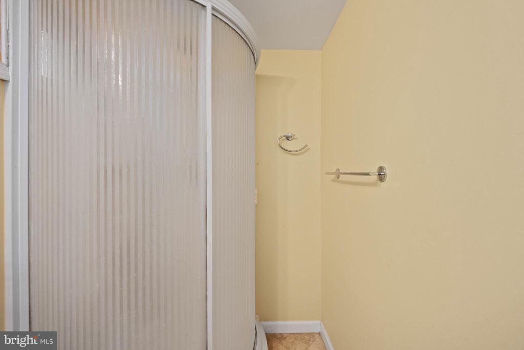 Alexandria, Virginia, 22308, United States, 4 Bedrooms Bedrooms, ,3 BathroomsBathrooms,Residential,For Sale,1921222