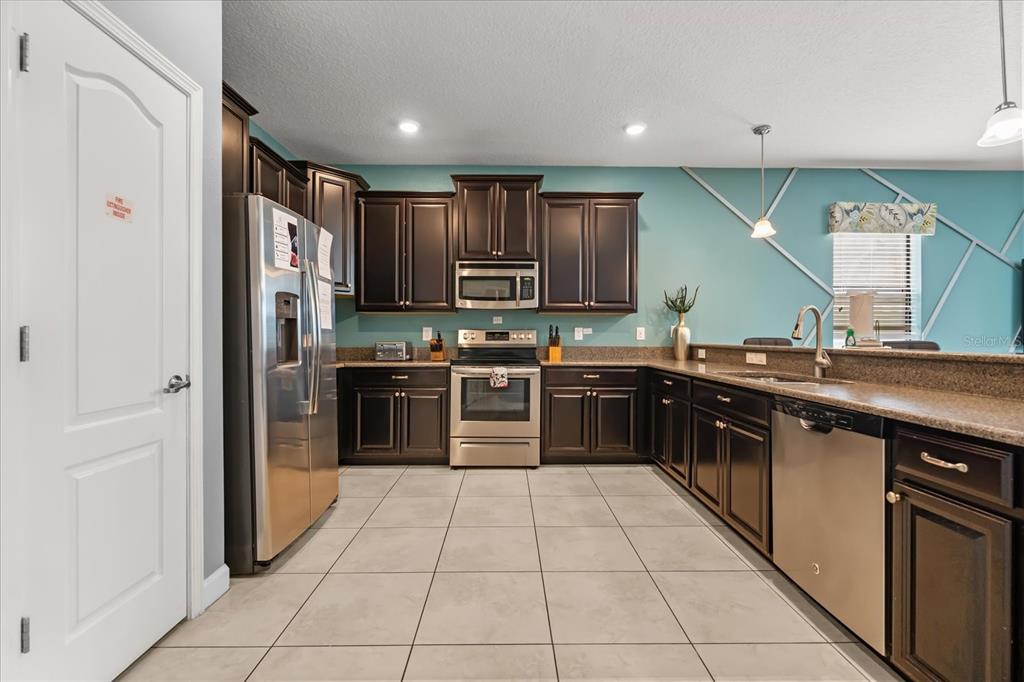 Davenport, Florida, 33896, United States, 8 Bedrooms Bedrooms, ,5 BathroomsBathrooms,Residential,For Sale,1896133